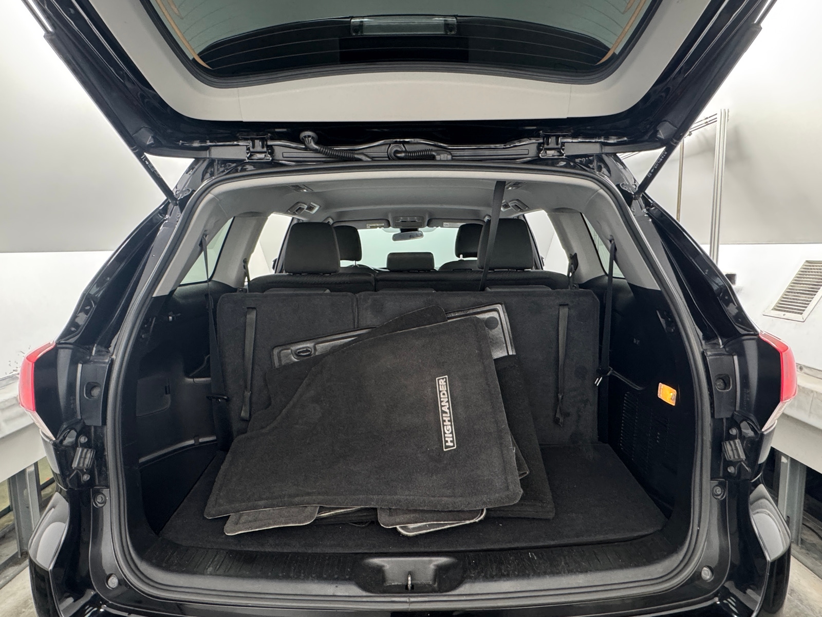 Thumbnail: 2019 Toyota Highlander - 7