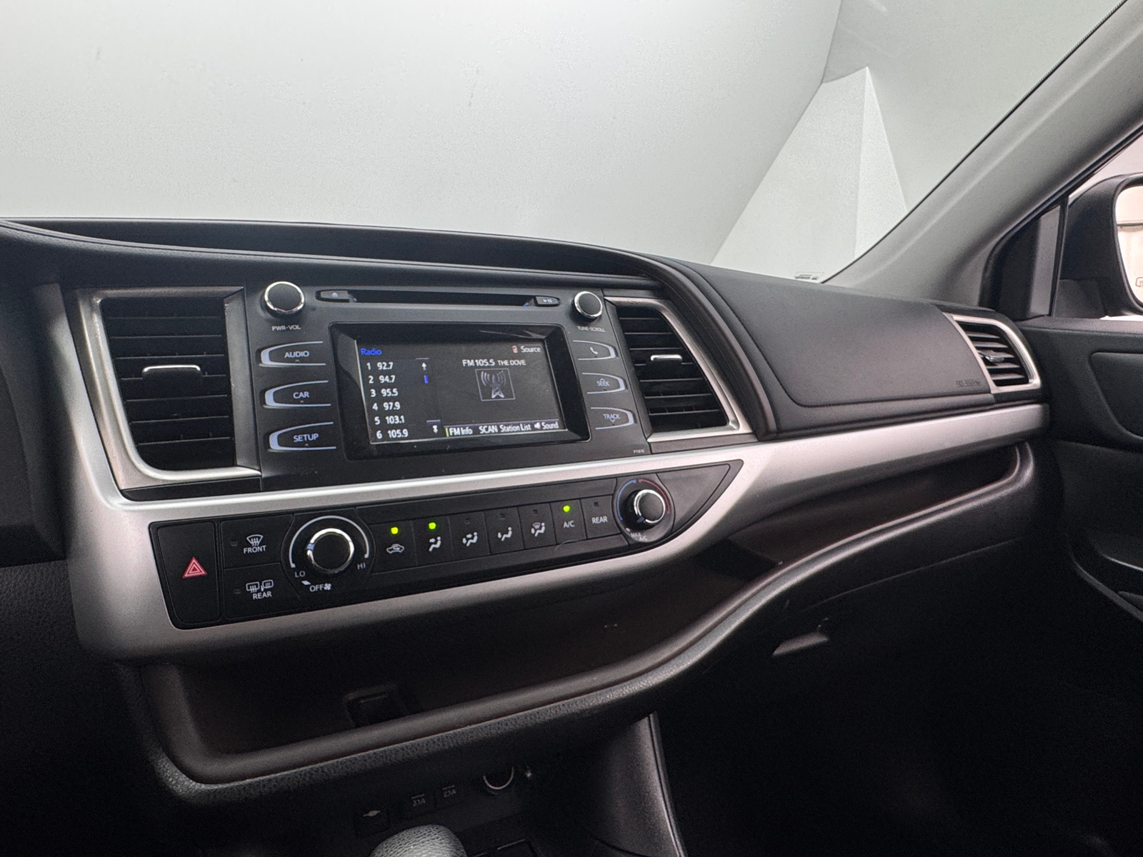 Thumbnail: 2019 Toyota Highlander - 4