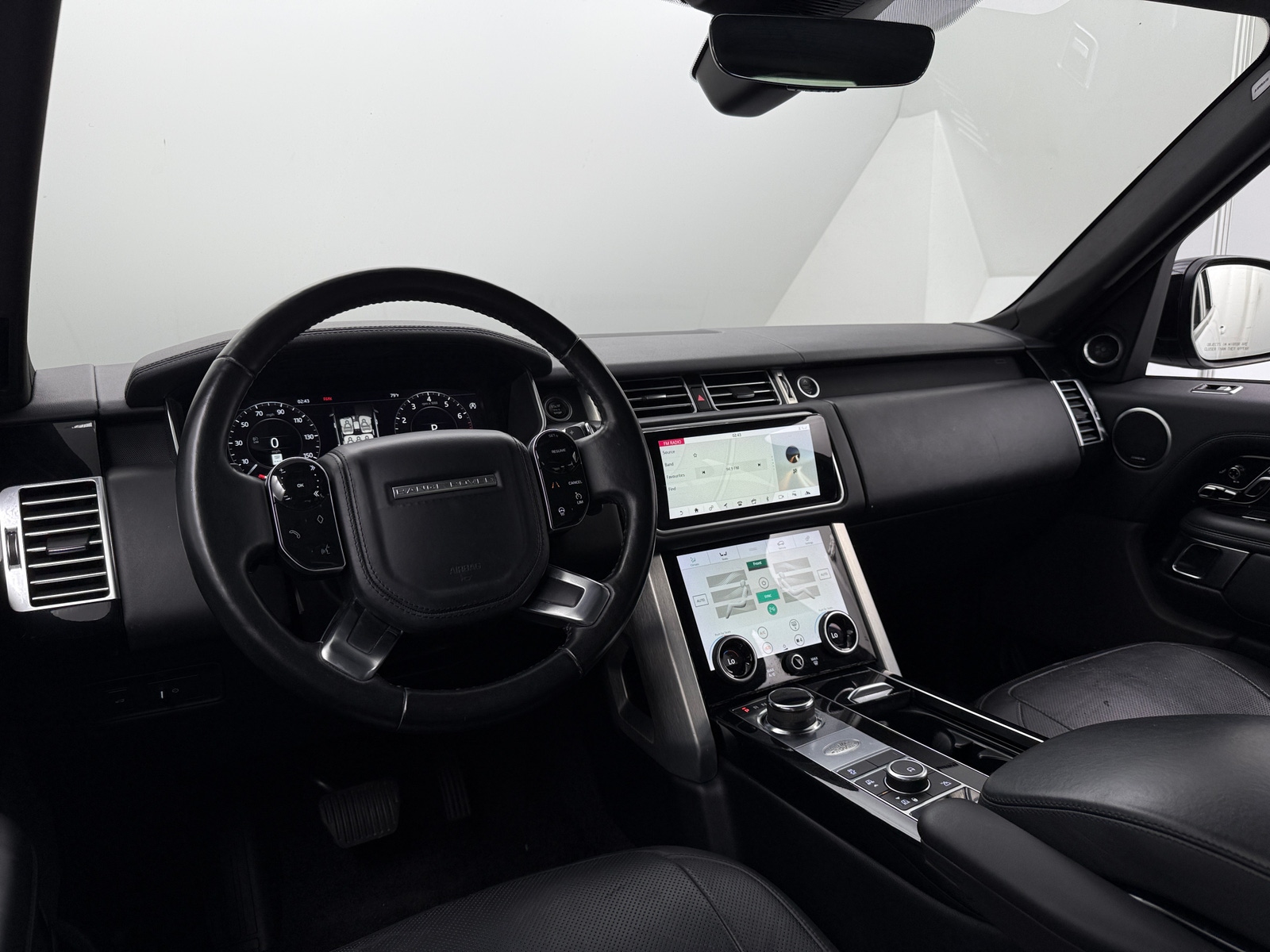Thumbnail: 2018 Land Rover Range Rover - 2