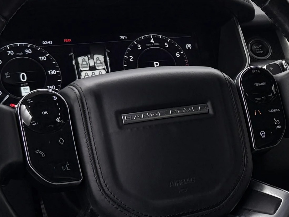 Thumbnail: 2018 Land Rover Range Rover - 4