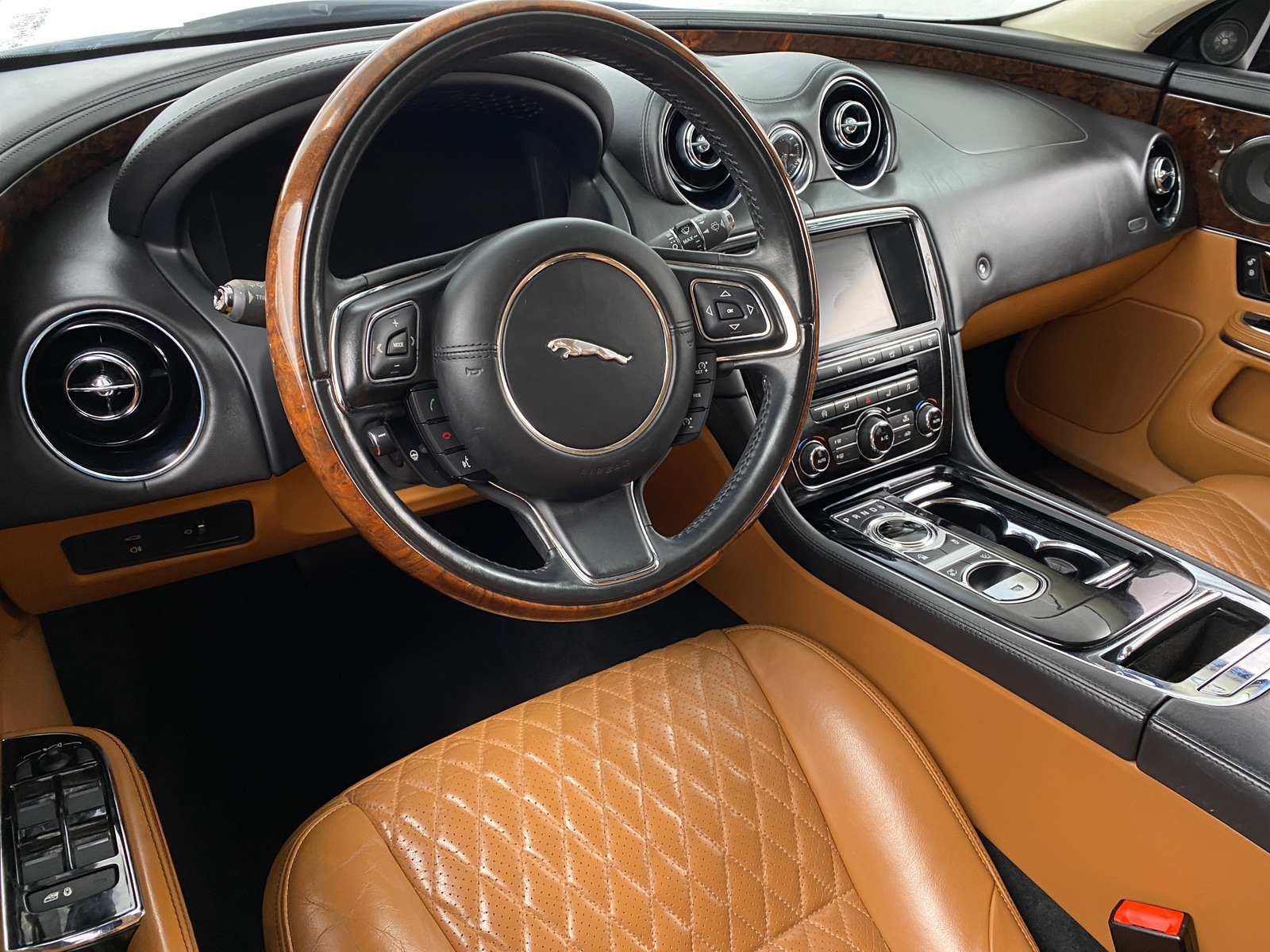 Thumbnail: 2016 Jaguar XJ - 2