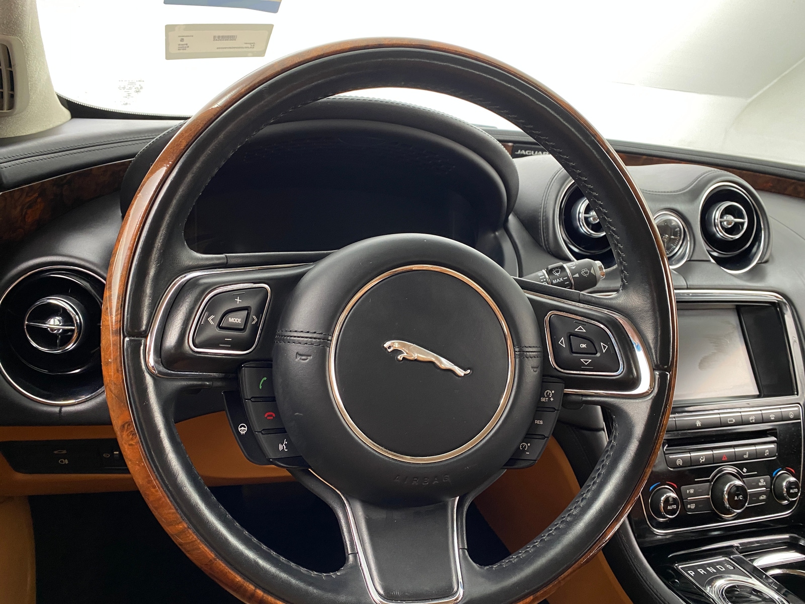 Thumbnail: 2016 Jaguar XJ - 4