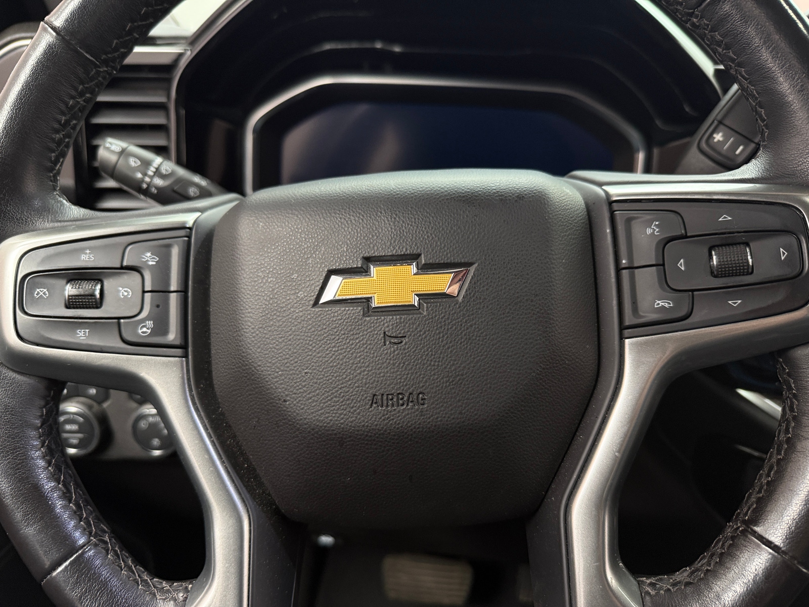 Thumbnail: 2022 Chevrolet Silverado 1500 - 5