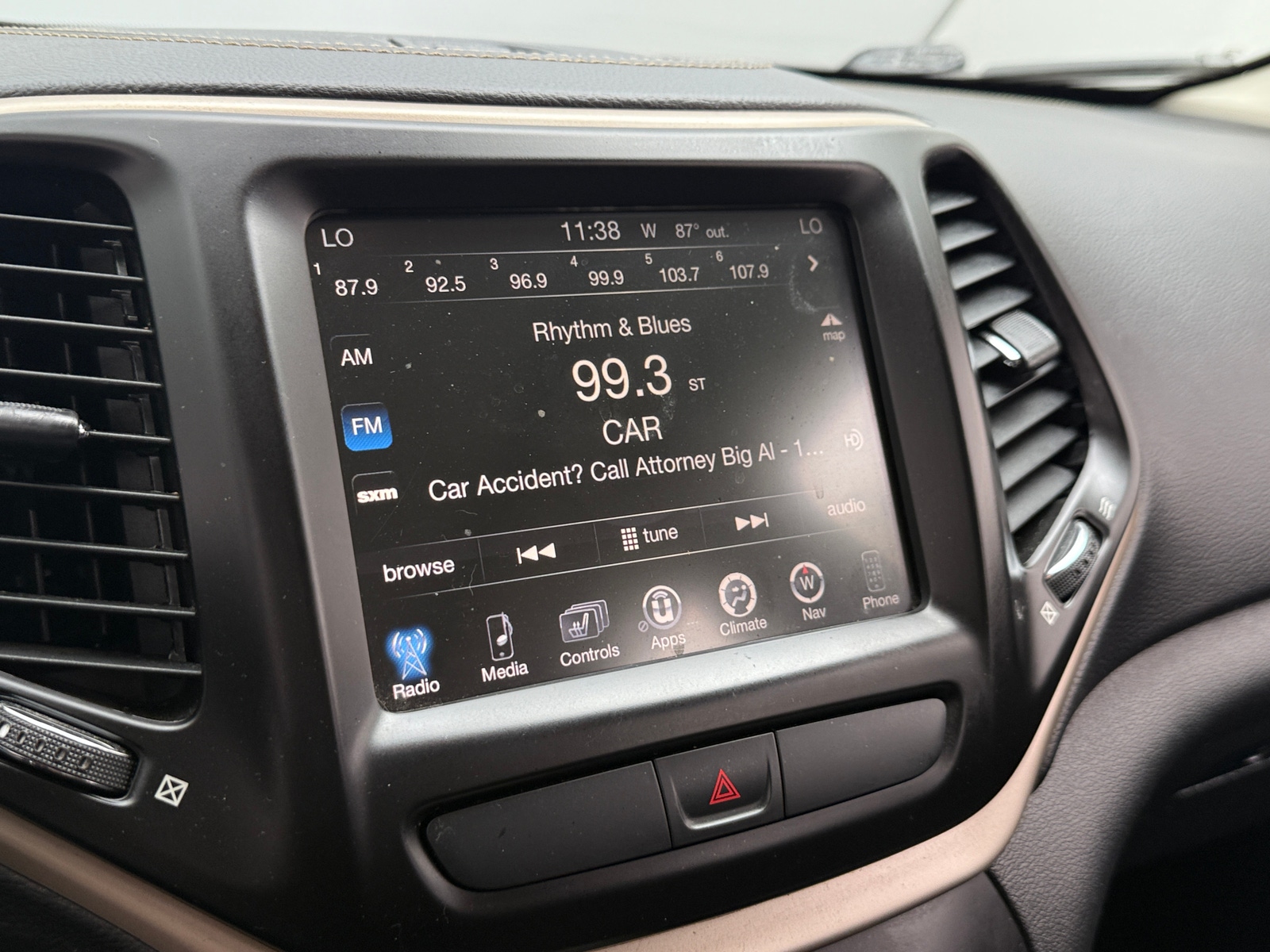 Thumbnail: 2015 Jeep Cherokee - 4