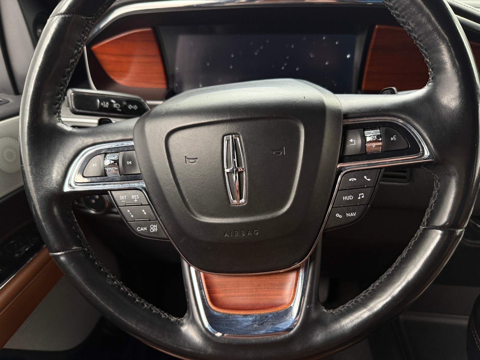 Thumbnail: 2021 Lincoln Navigator - 4