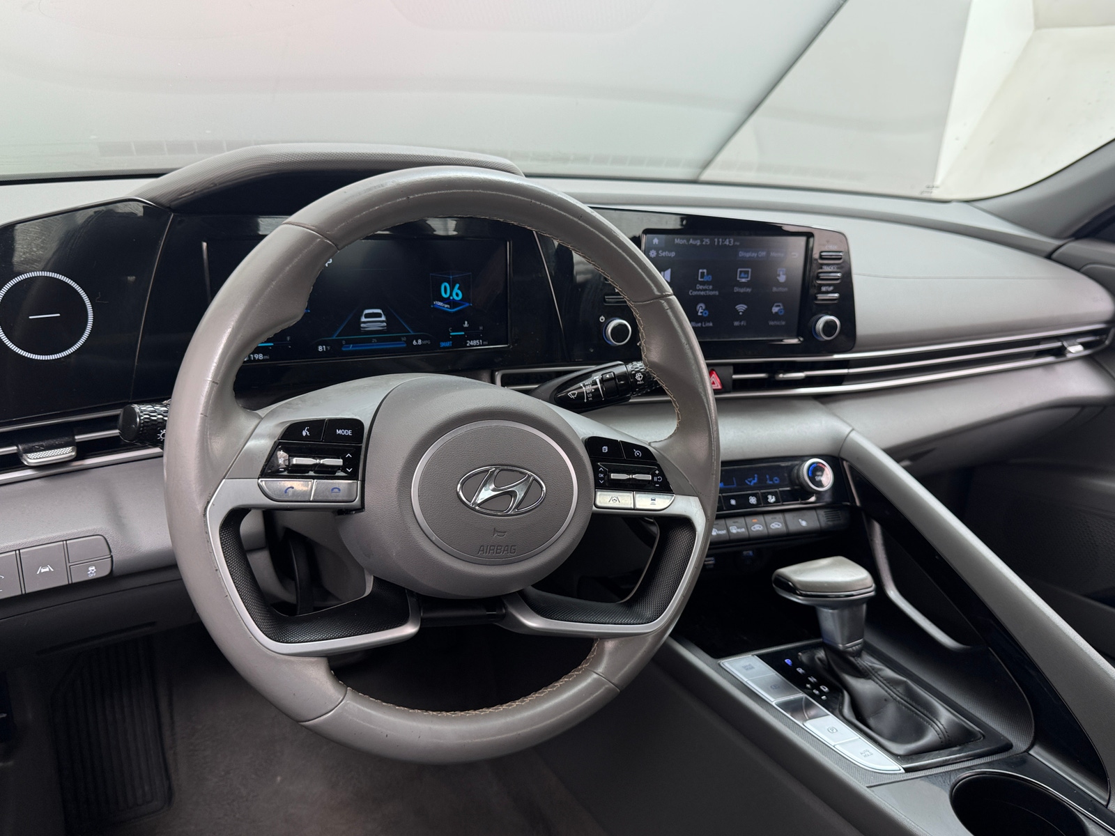 Thumbnail: 2022 Hyundai Elantra - 3