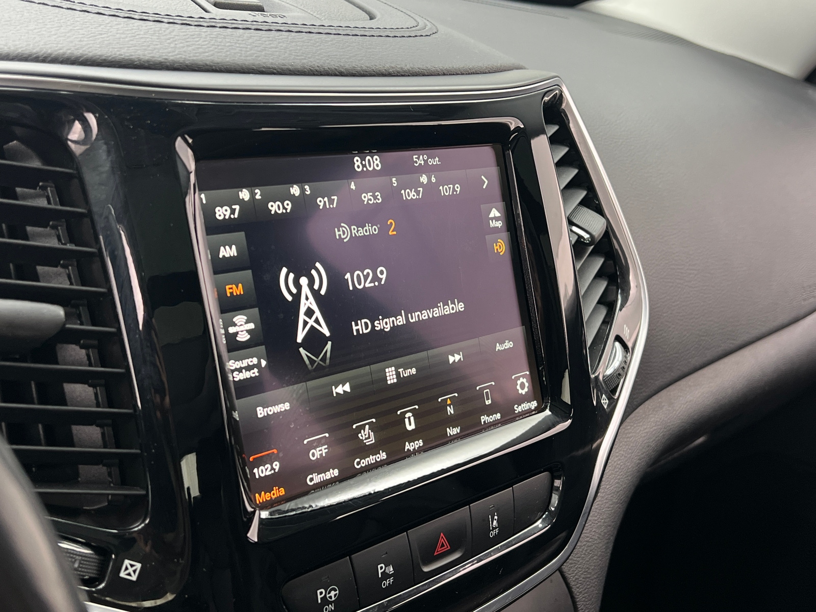 Thumbnail: 2021 Jeep Cherokee - 3