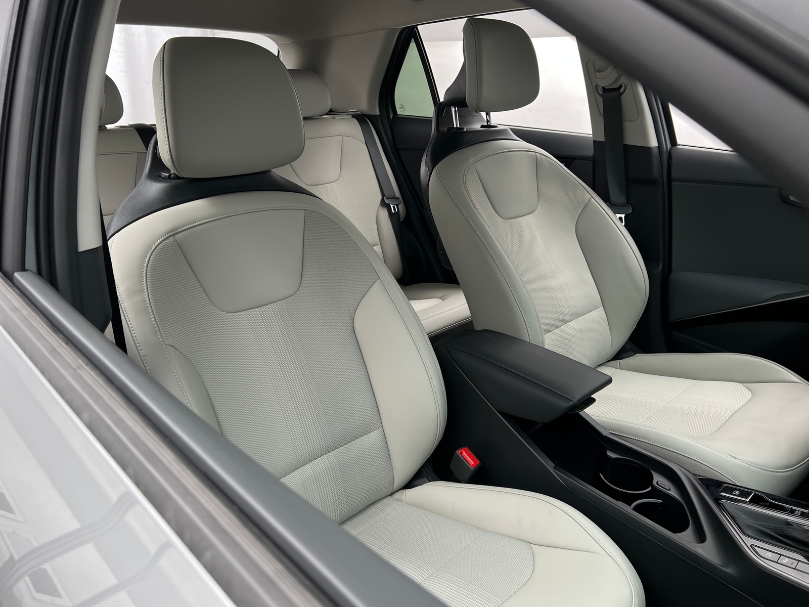 Thumbnail: 2023 Kia Niro - 2