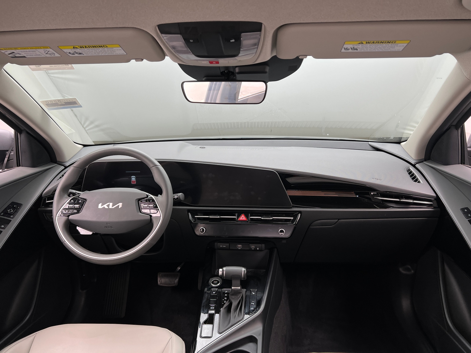 Thumbnail: 2023 Kia Niro - 3