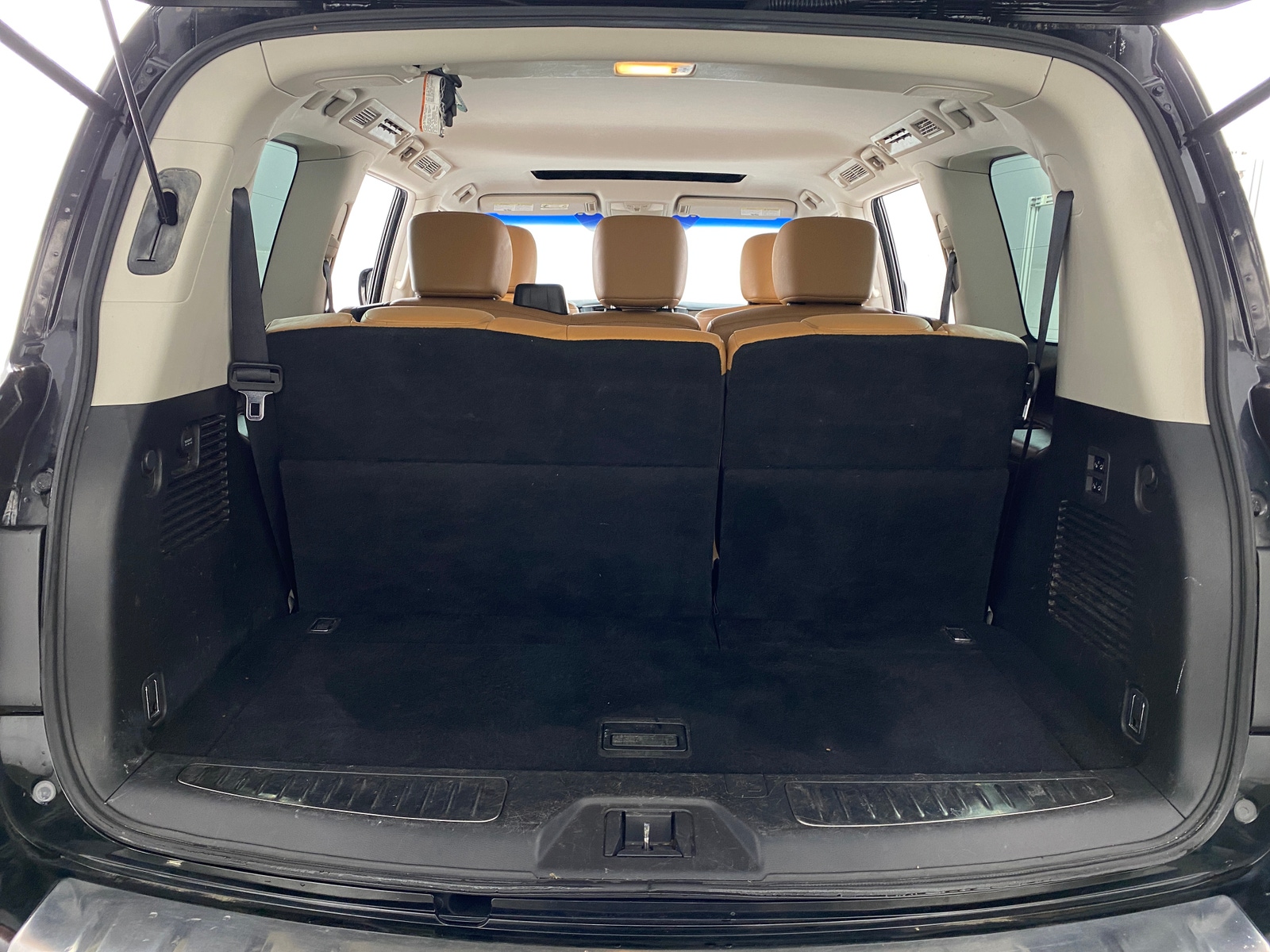 Thumbnail: 2016 INFINITI QX80 - 6
