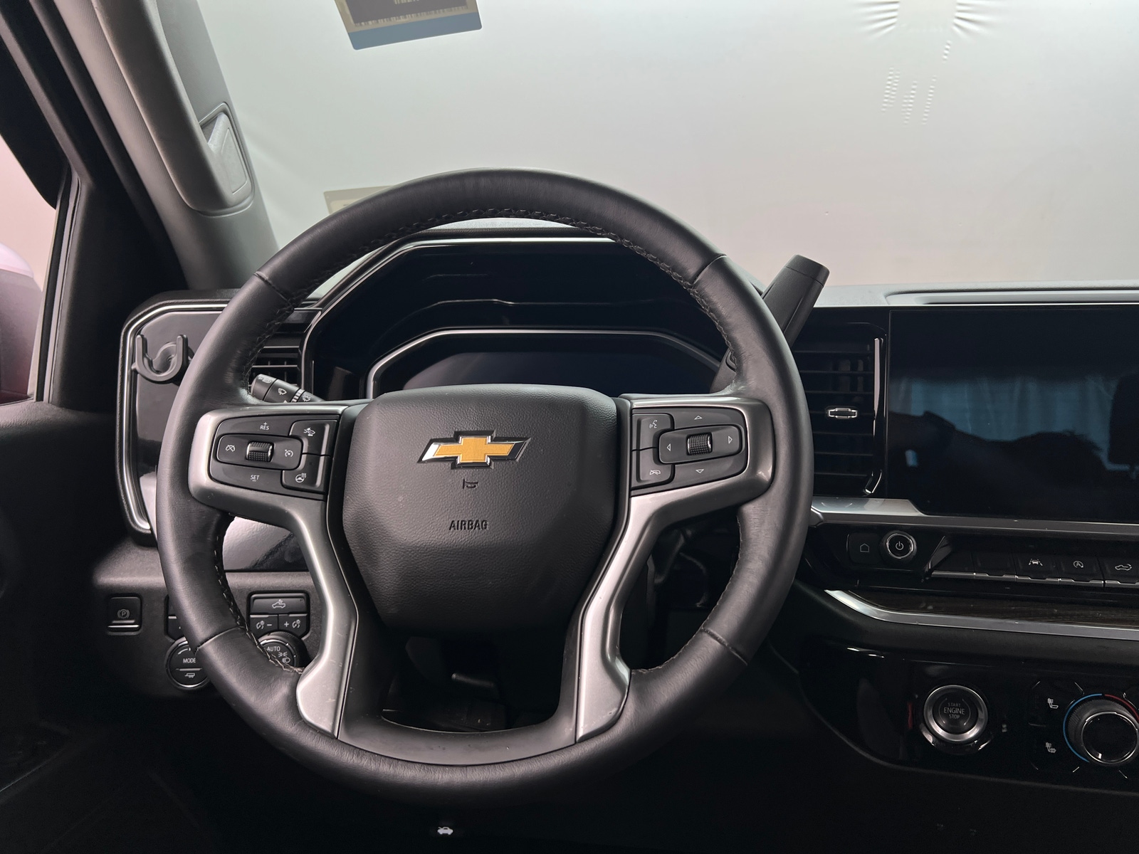 Thumbnail: 2022 Chevrolet Silverado 1500 - 5
