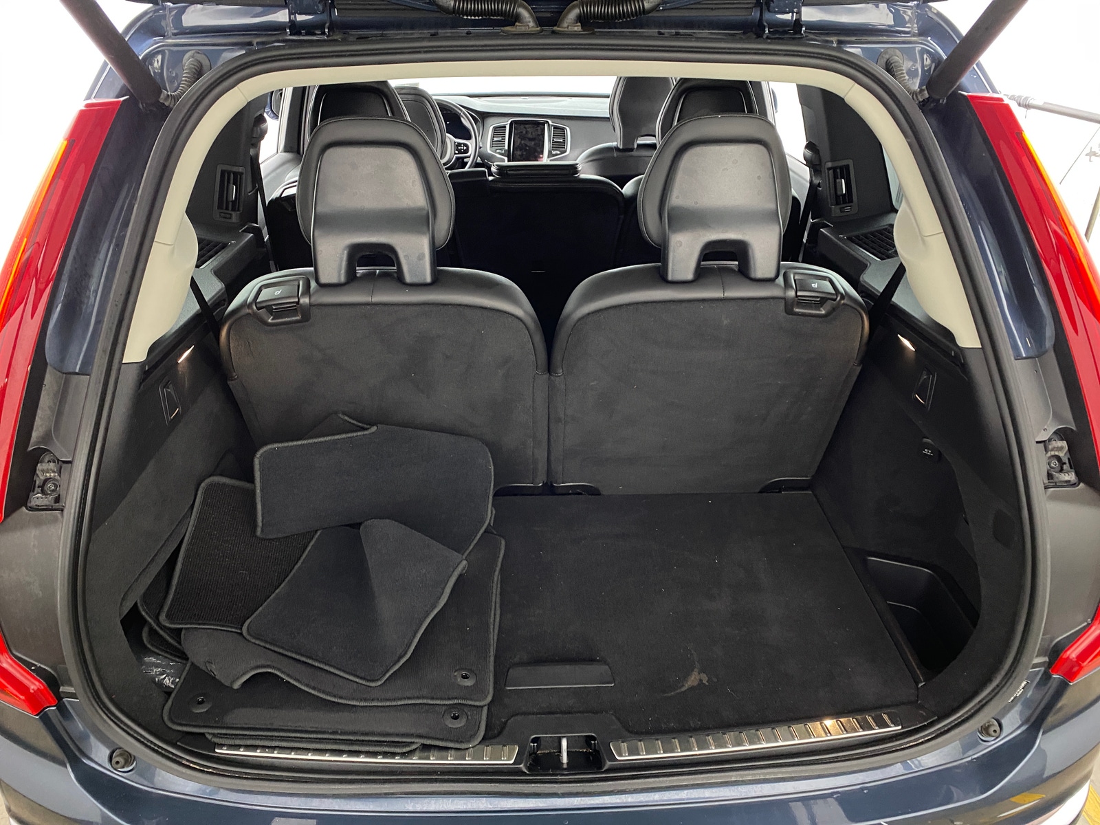 Thumbnail: 2025 Volvo XC90 - 6