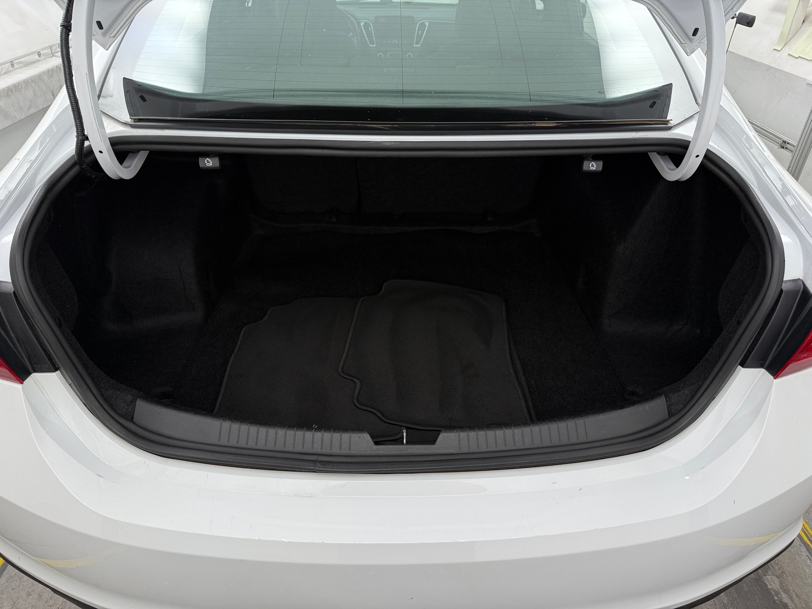 Thumbnail: 2023 Chevrolet Malibu - 7
