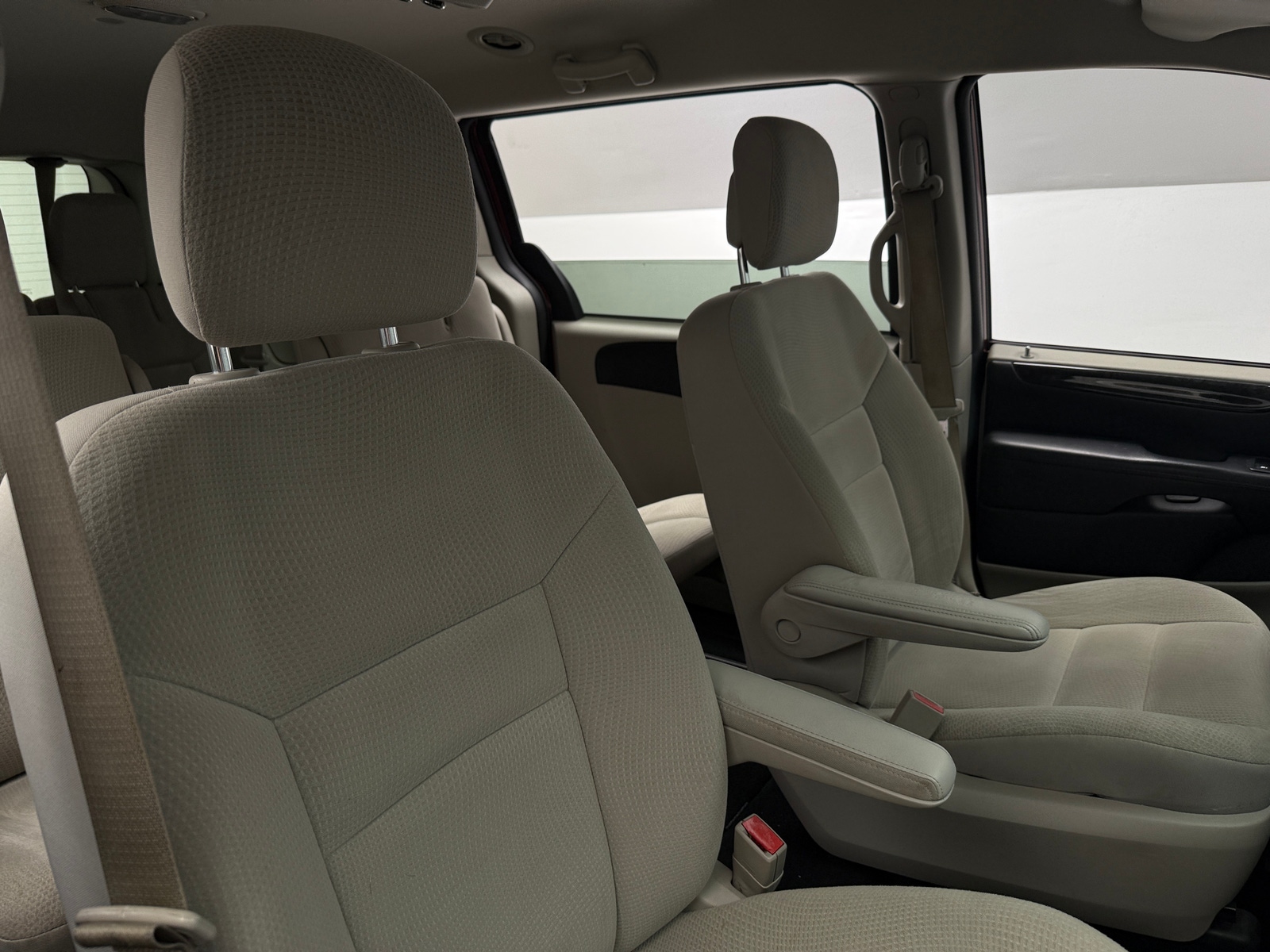 Thumbnail: 2018 Dodge Grand Caravan - 2