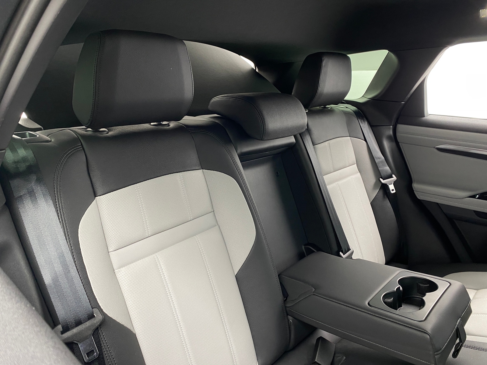 Thumbnail: 2023 Land Rover Range Rover Evoque - 5
