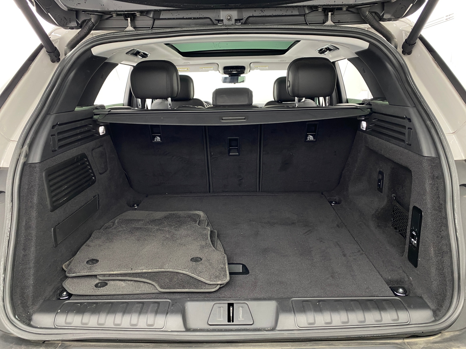Thumbnail: 2023 Land Rover Range Rover Sport - 6