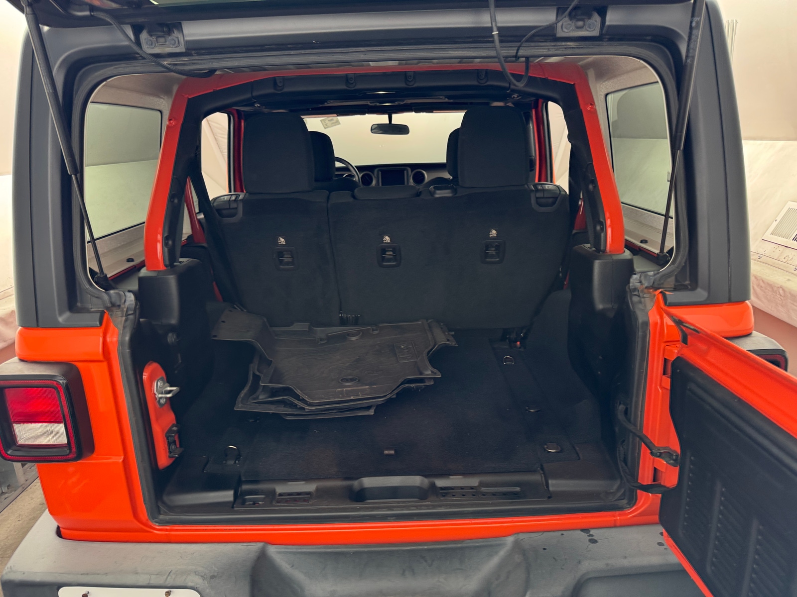 Thumbnail: 2018 Jeep Wrangler - 7