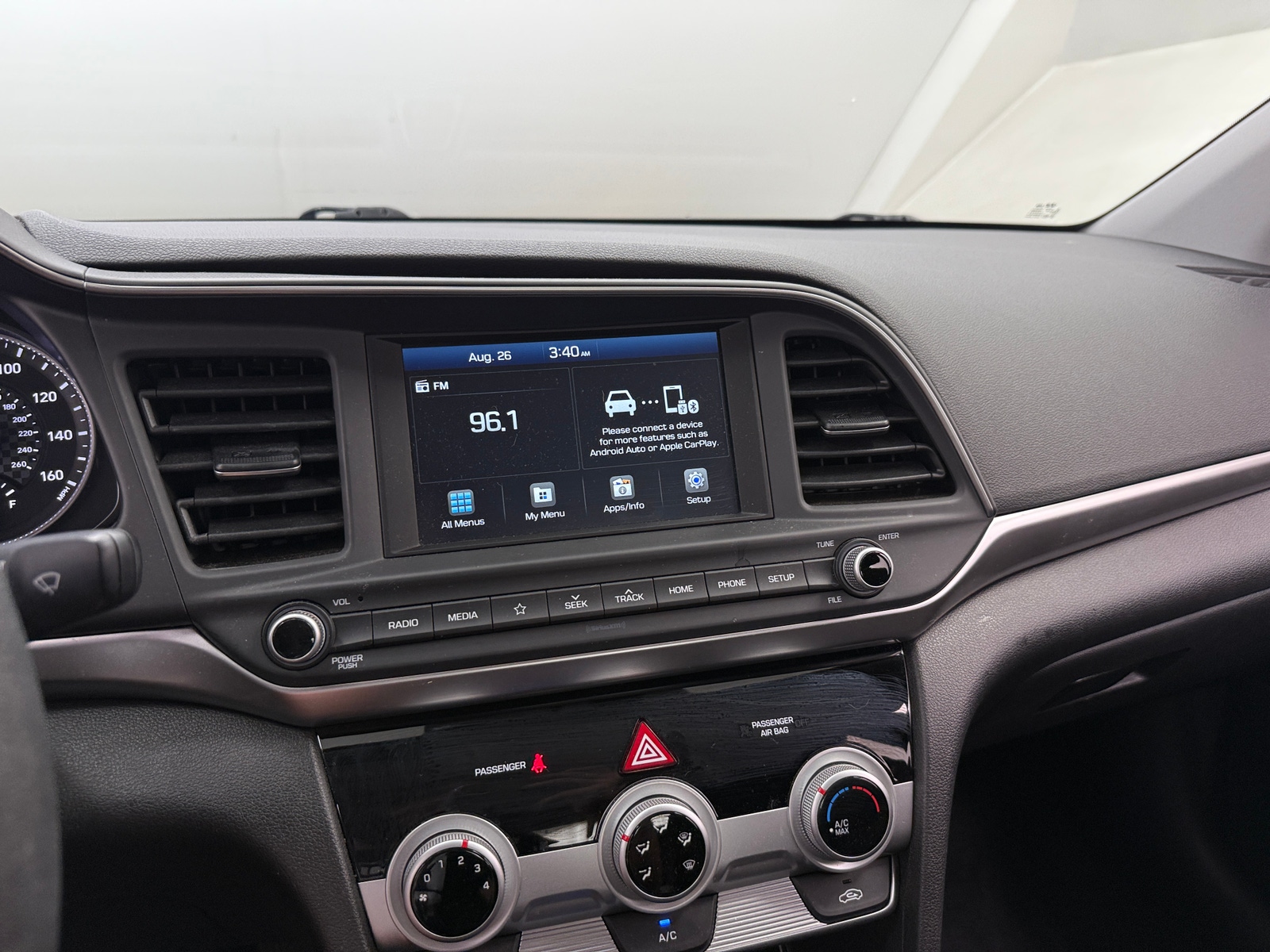 Thumbnail: 2019 Hyundai Elantra - 4