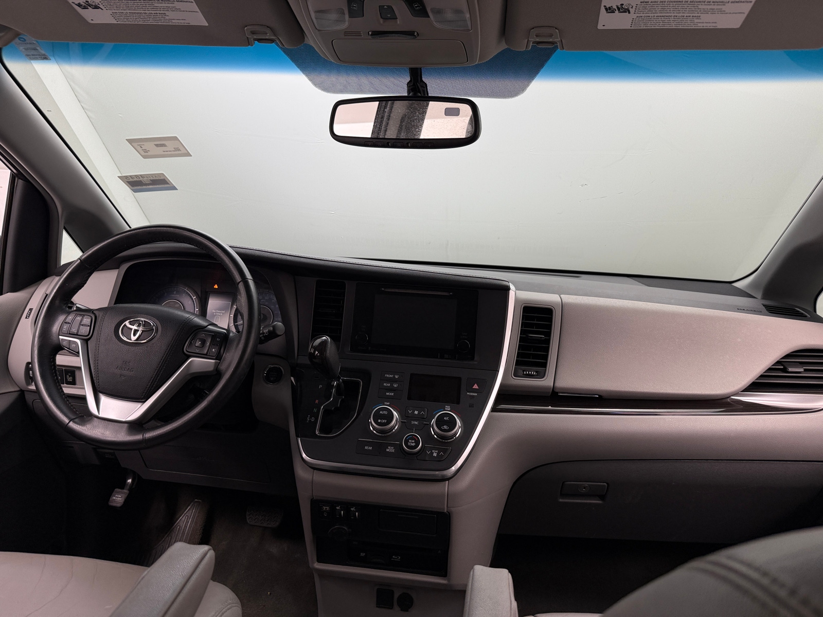 Thumbnail: 2016 Toyota Sienna - 2