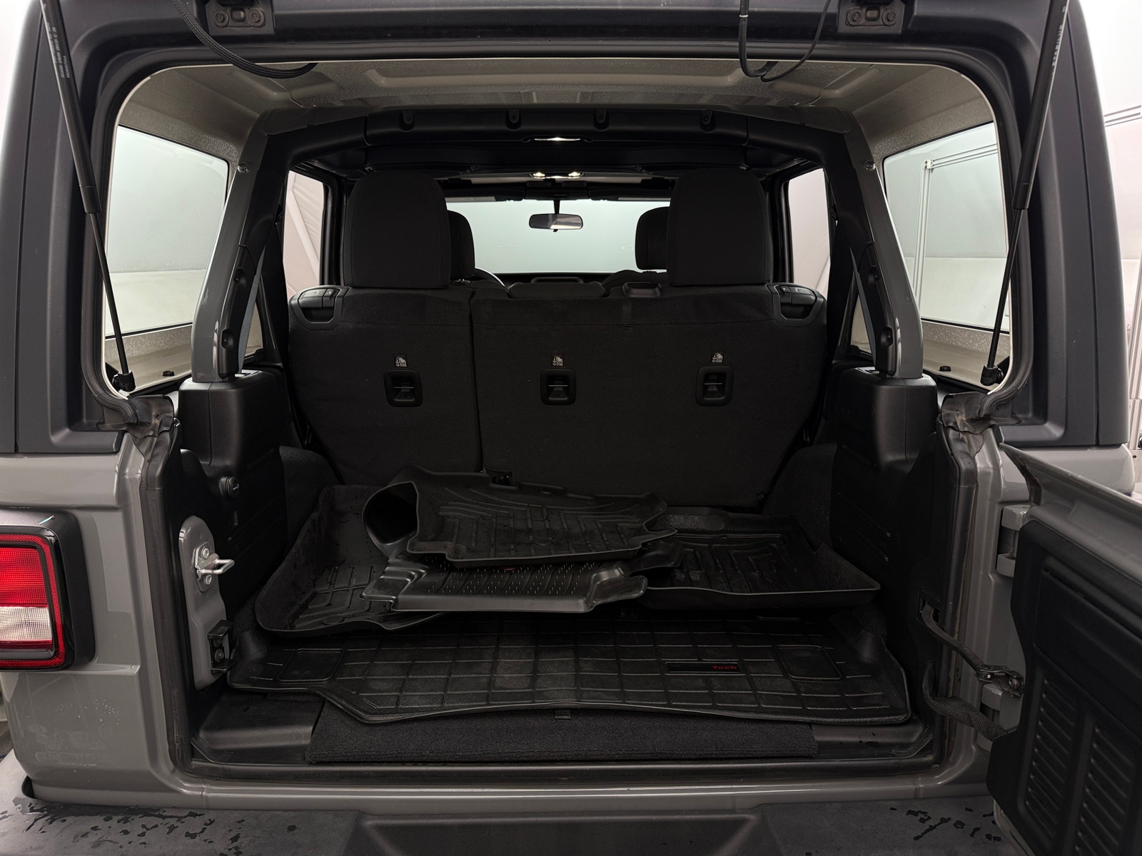 Thumbnail: 2021 Jeep Wrangler - 7