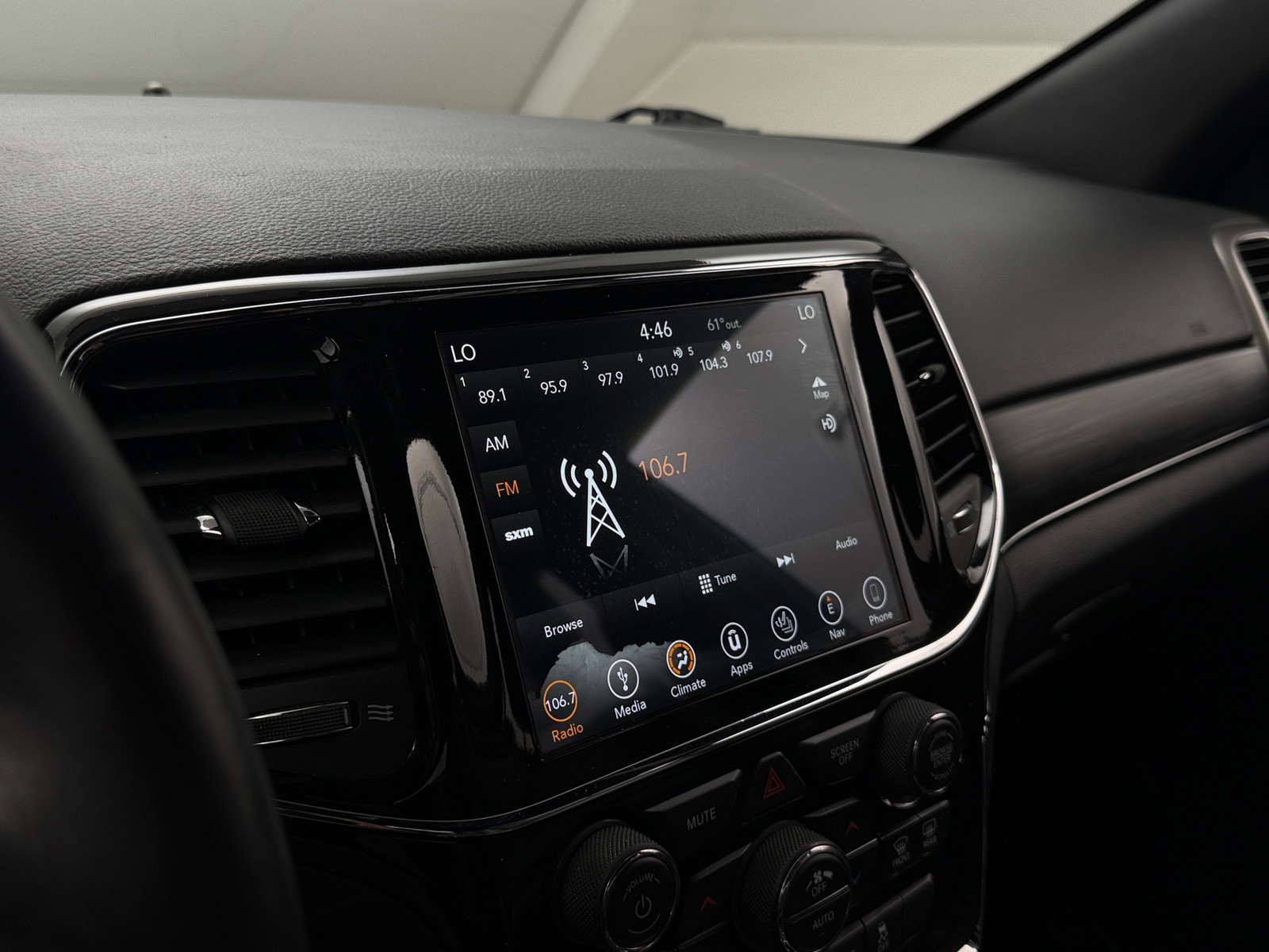 Thumbnail: 2019 Jeep Grand Cherokee - 3