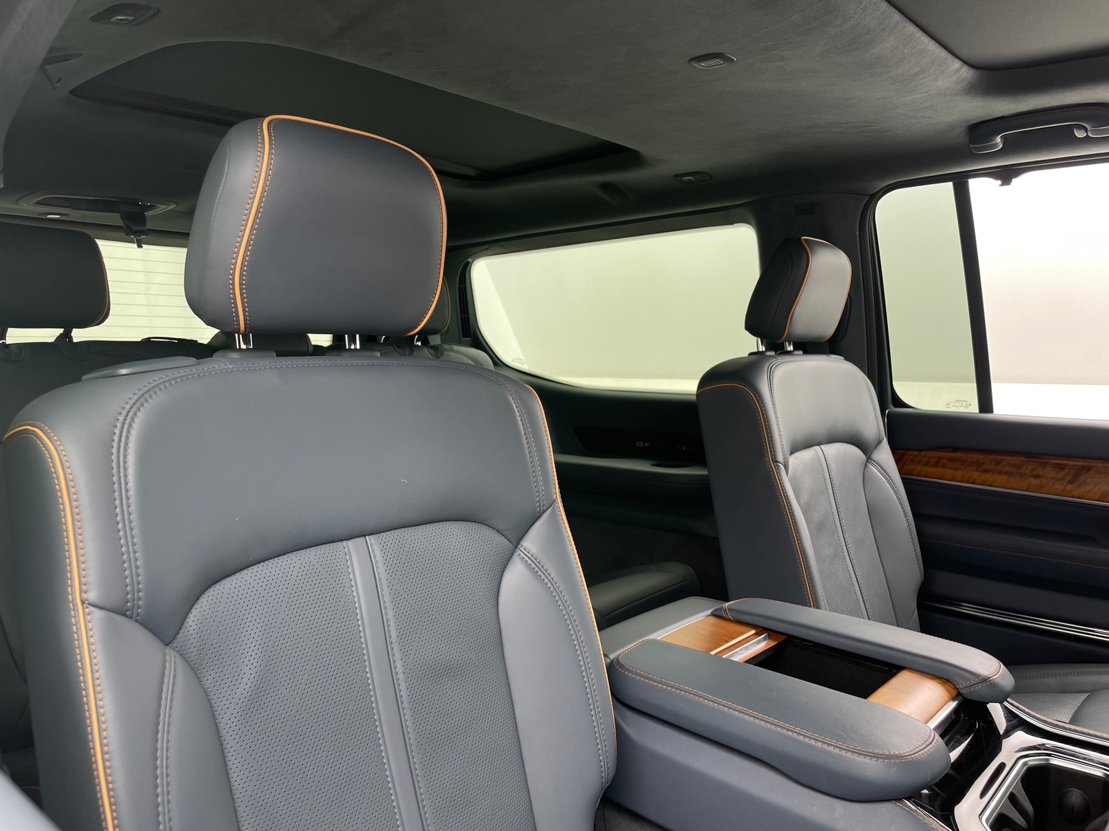 Thumbnail: 2022 Jeep Grand Wagoneer - 5