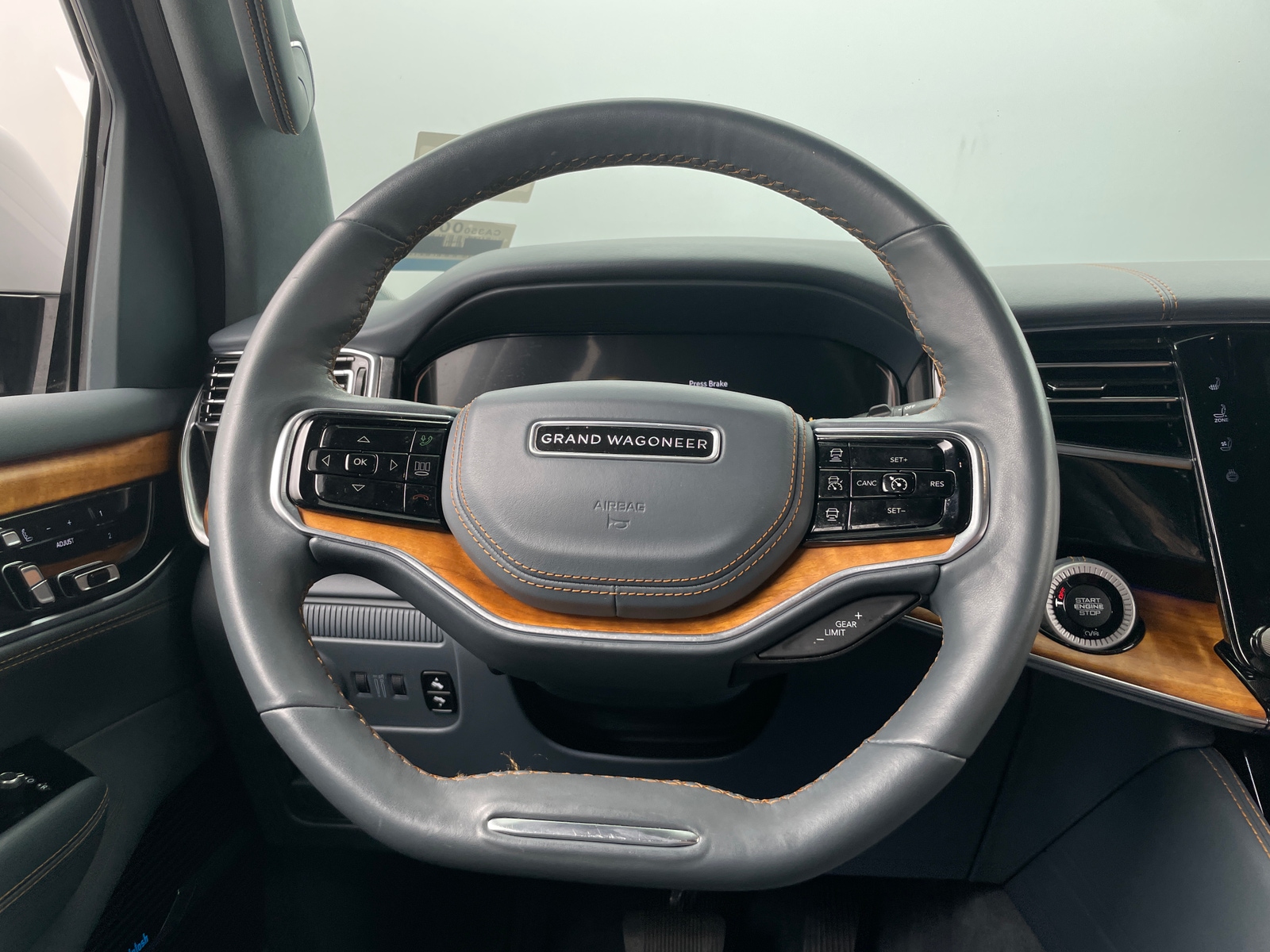 Thumbnail: 2022 Jeep Grand Wagoneer - 4