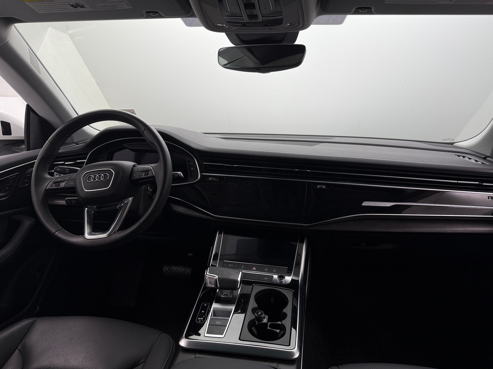 Thumbnail: 2023 Audi Q8 - 2