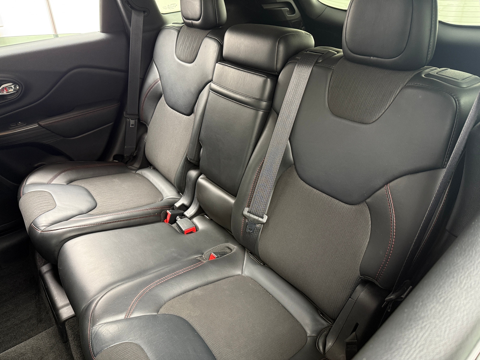 Thumbnail: 2015 Jeep Cherokee - 6
