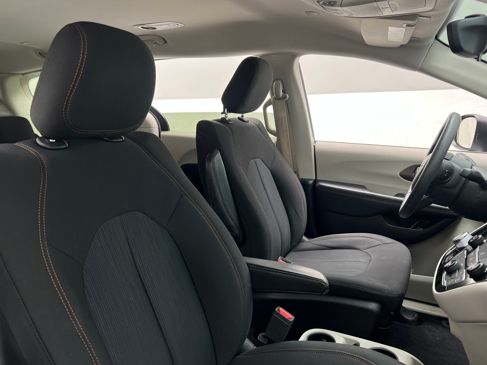 Thumbnail: 2017 Chrysler Pacifica - 2