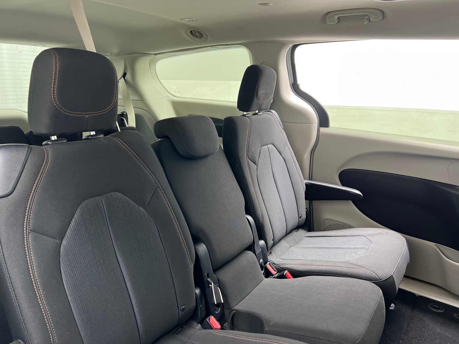 Thumbnail: 2017 Chrysler Pacifica - 6
