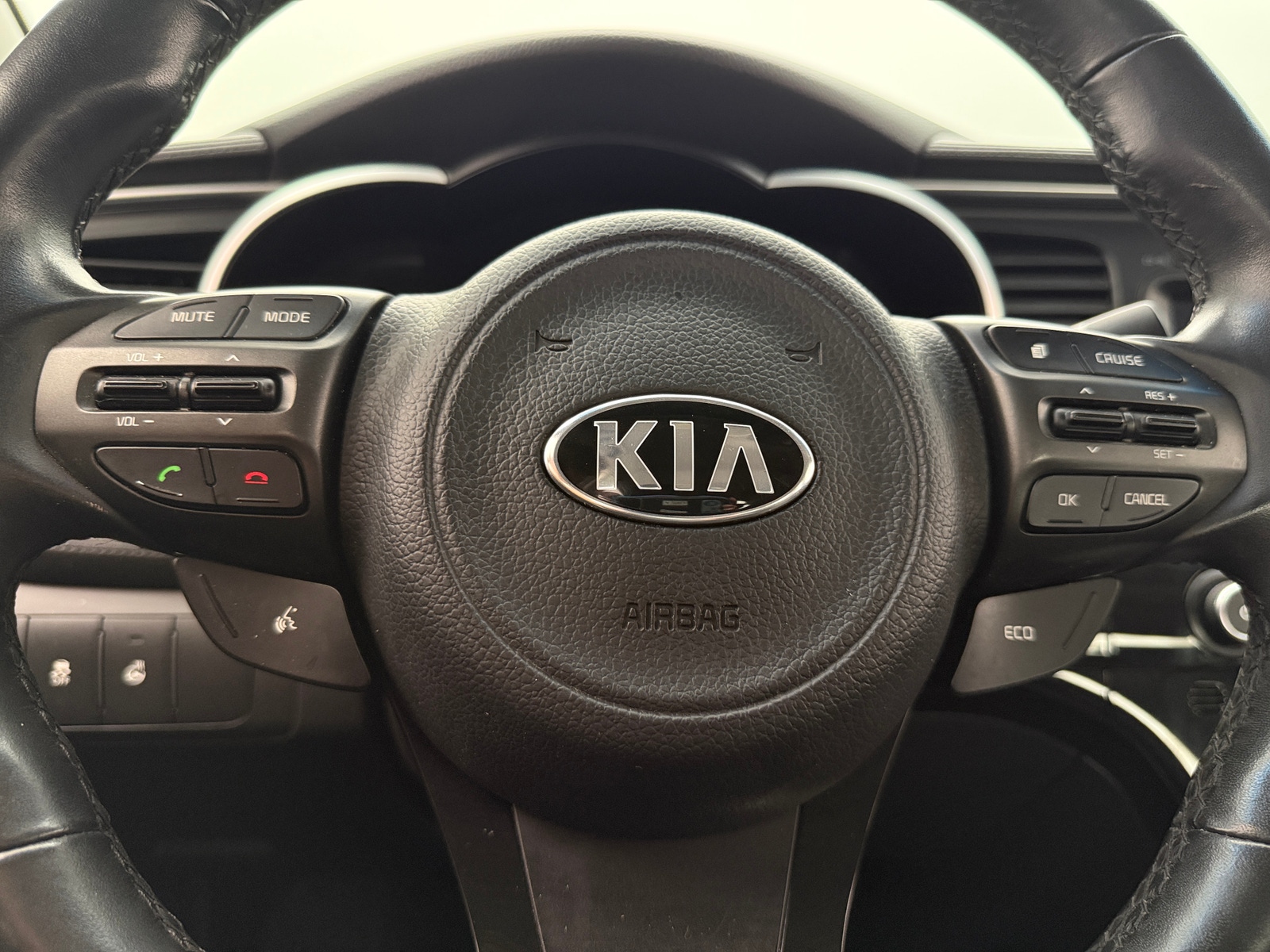 Thumbnail: 2016 Kia Optima - 4