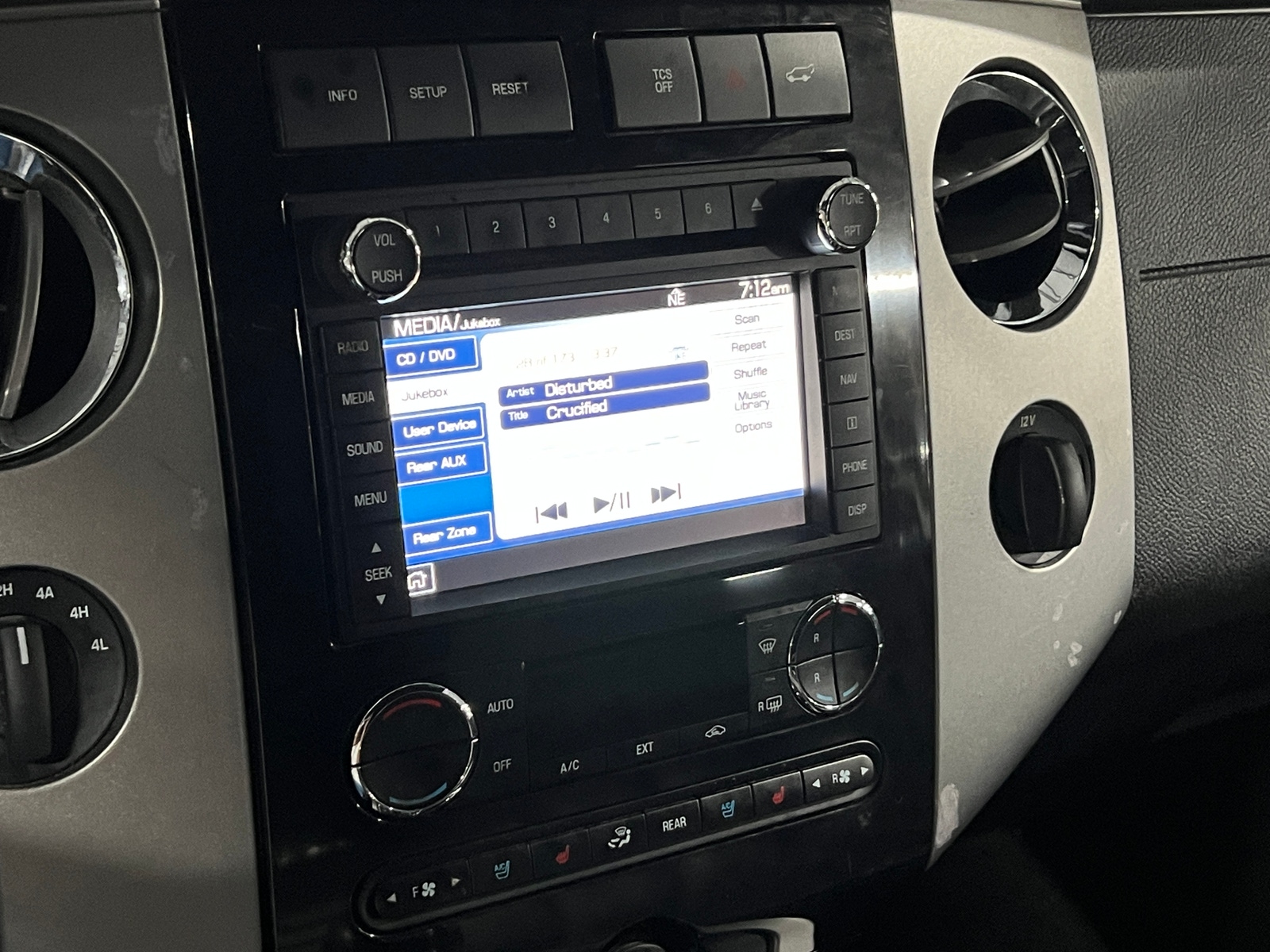 Thumbnail: 2014 Ford Expedition - 3