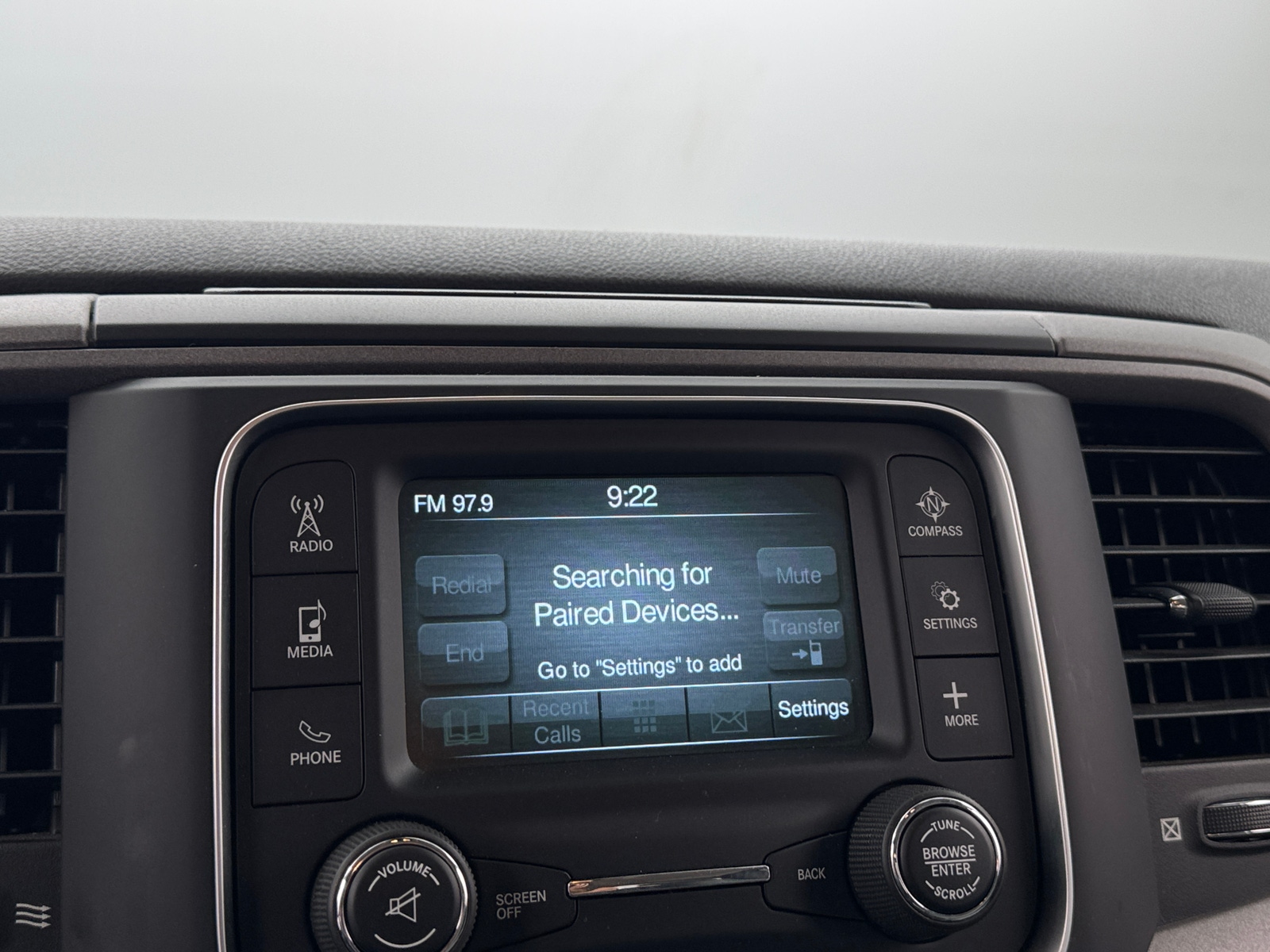 Thumbnail: 2019 RAM 1500 Classic - 3