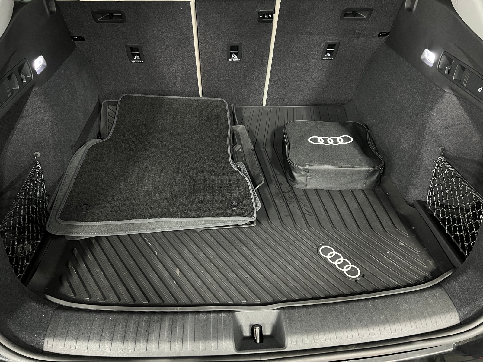 Thumbnail: 2025 Audi Q6 e-tron - 6