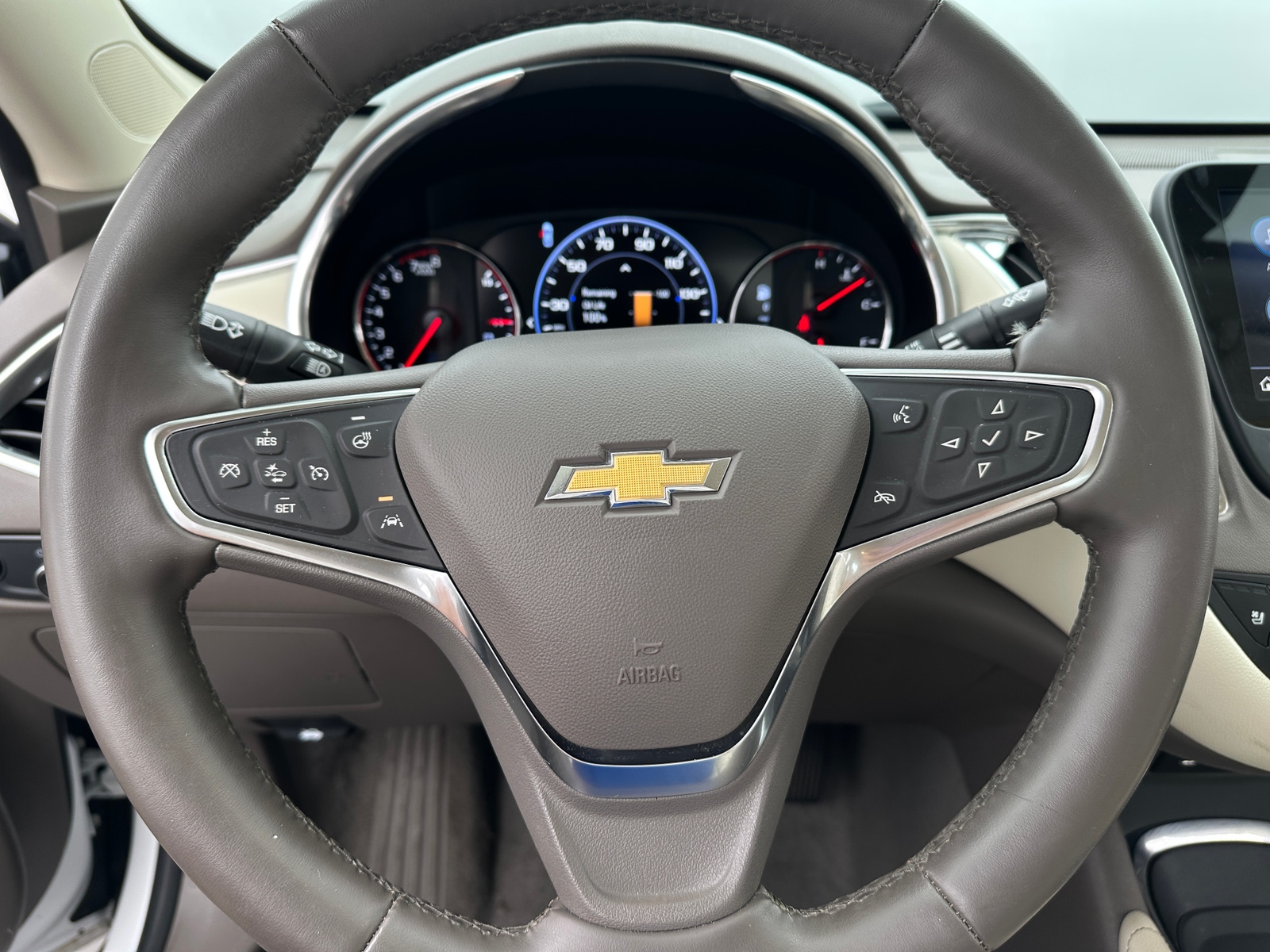 Thumbnail: 2024 Chevrolet Malibu - 4