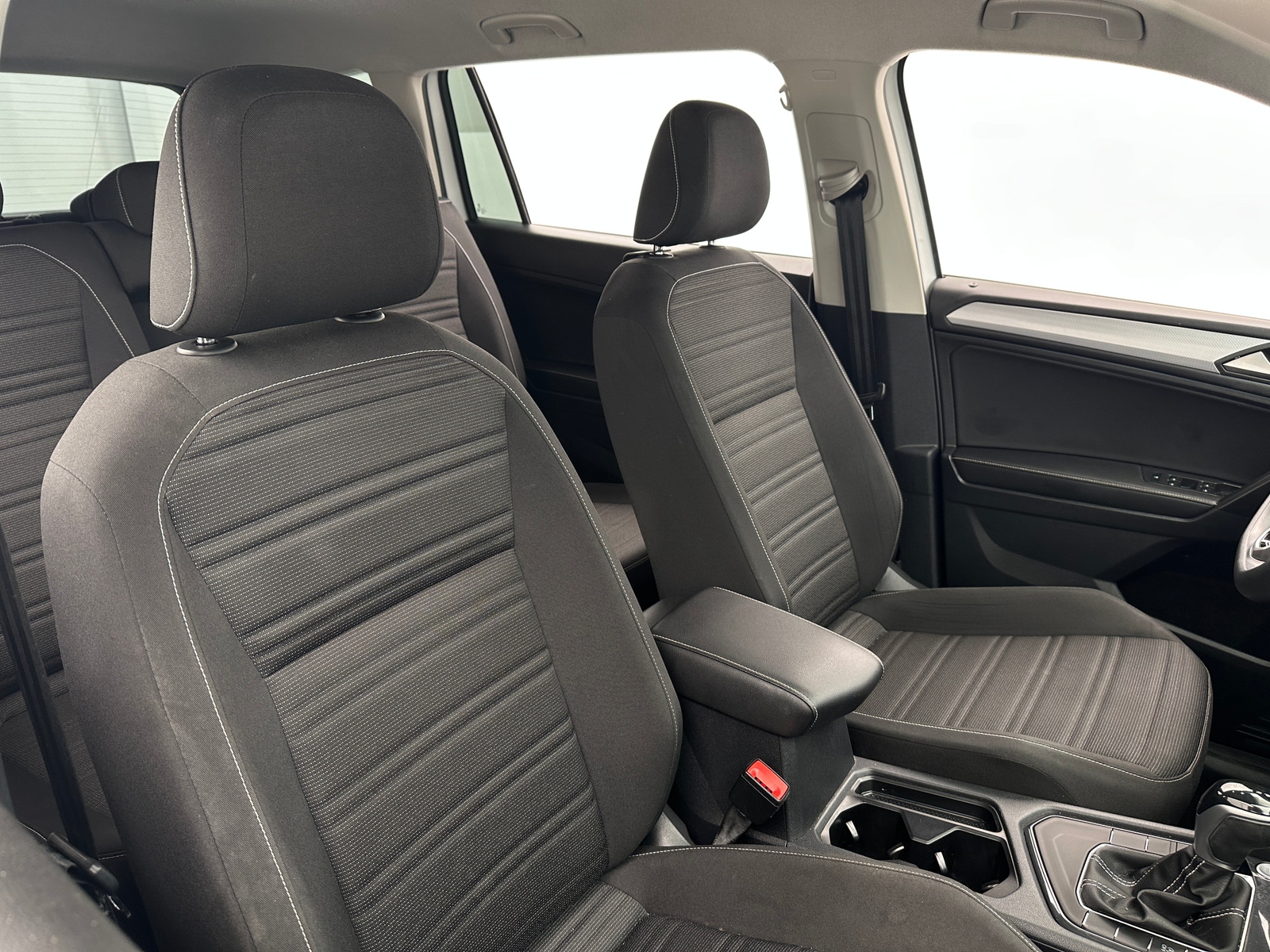 Thumbnail: 2022 Volkswagen Tiguan - 2