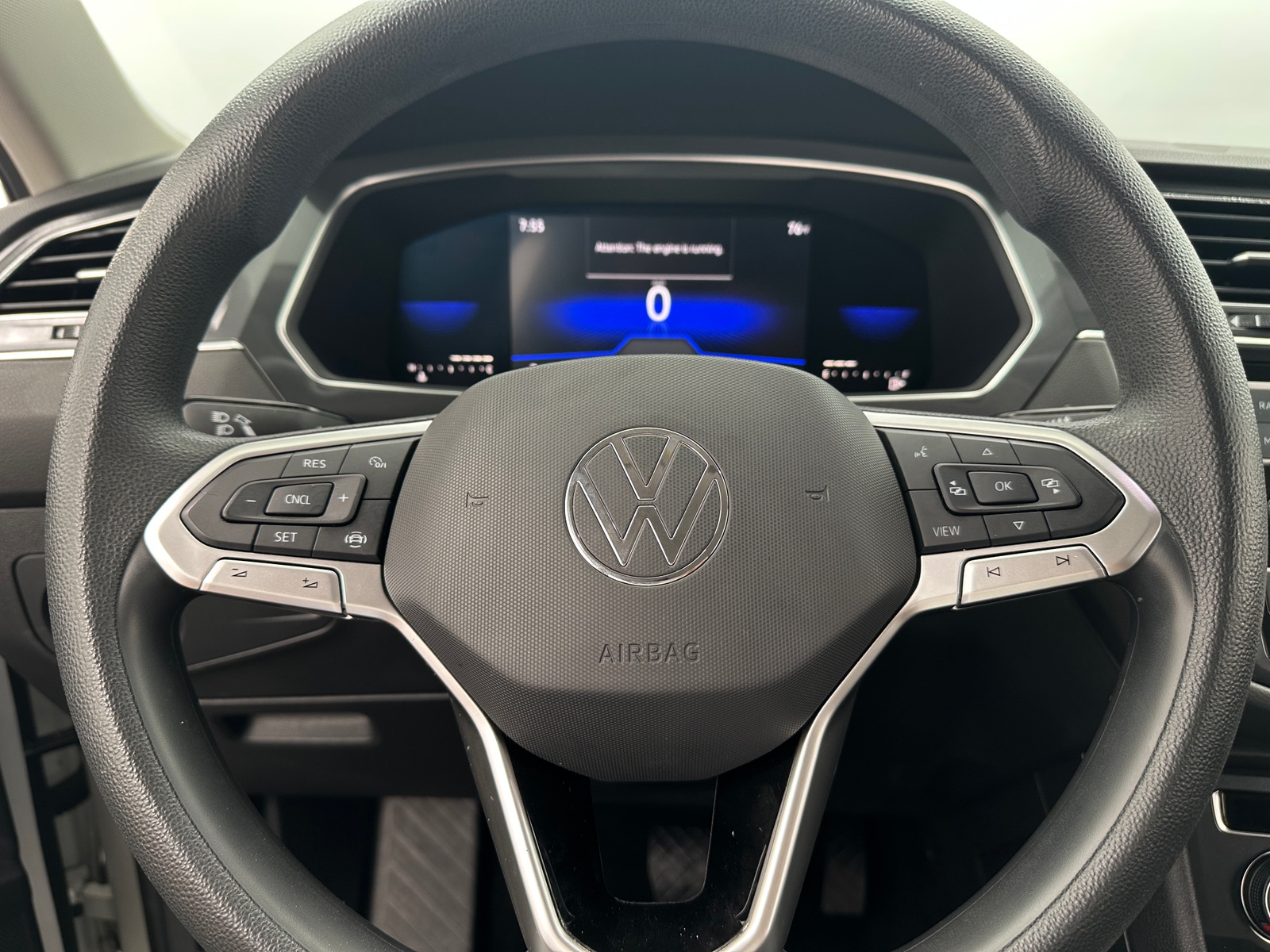 Thumbnail: 2022 Volkswagen Tiguan - 5
