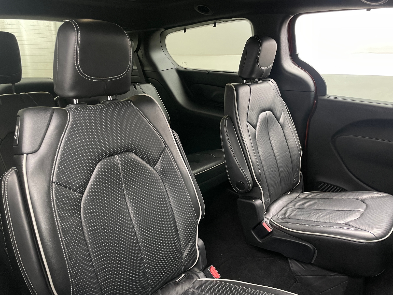 Thumbnail: 2018 Chrysler Pacifica - 5