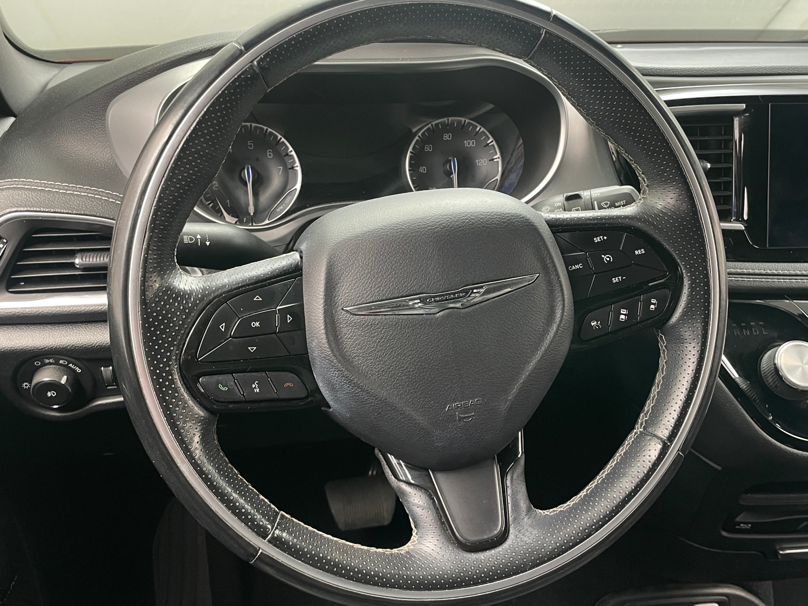 Thumbnail: 2018 Chrysler Pacifica - 4