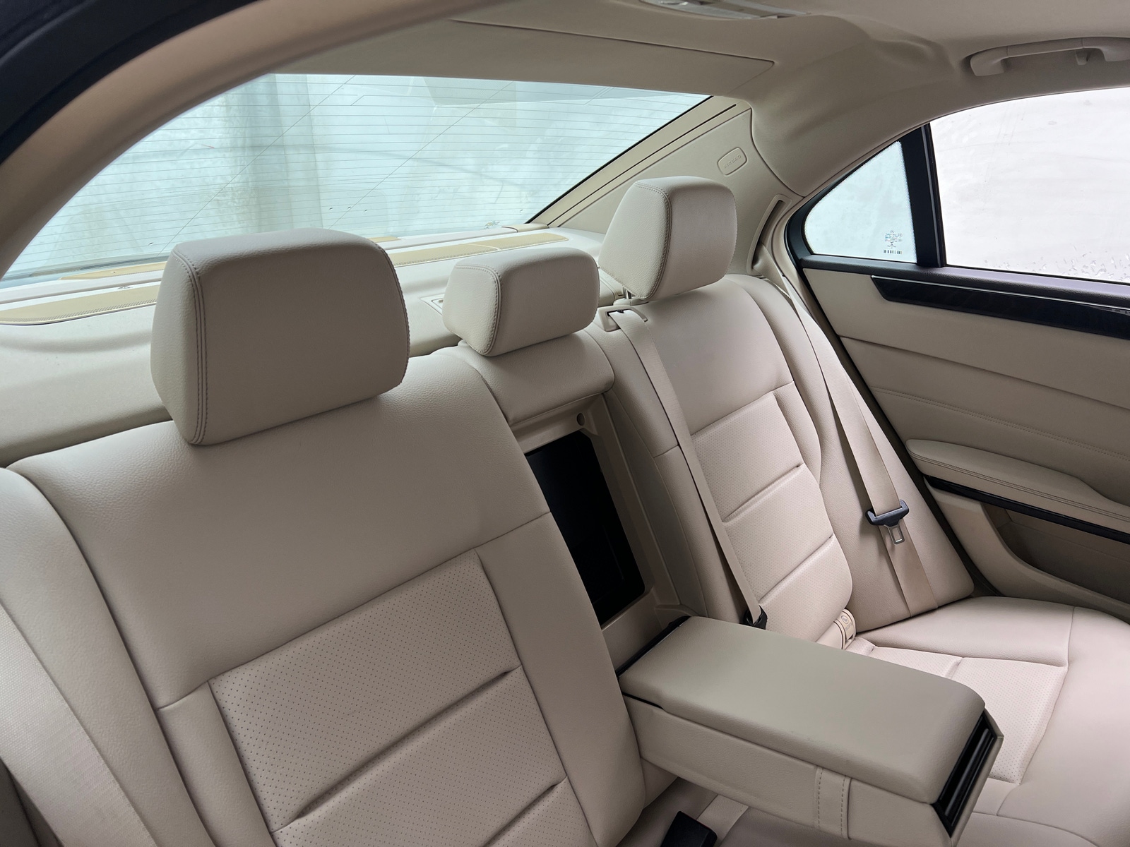 Thumbnail: 2016 Mercedes-Benz E-Class - 5