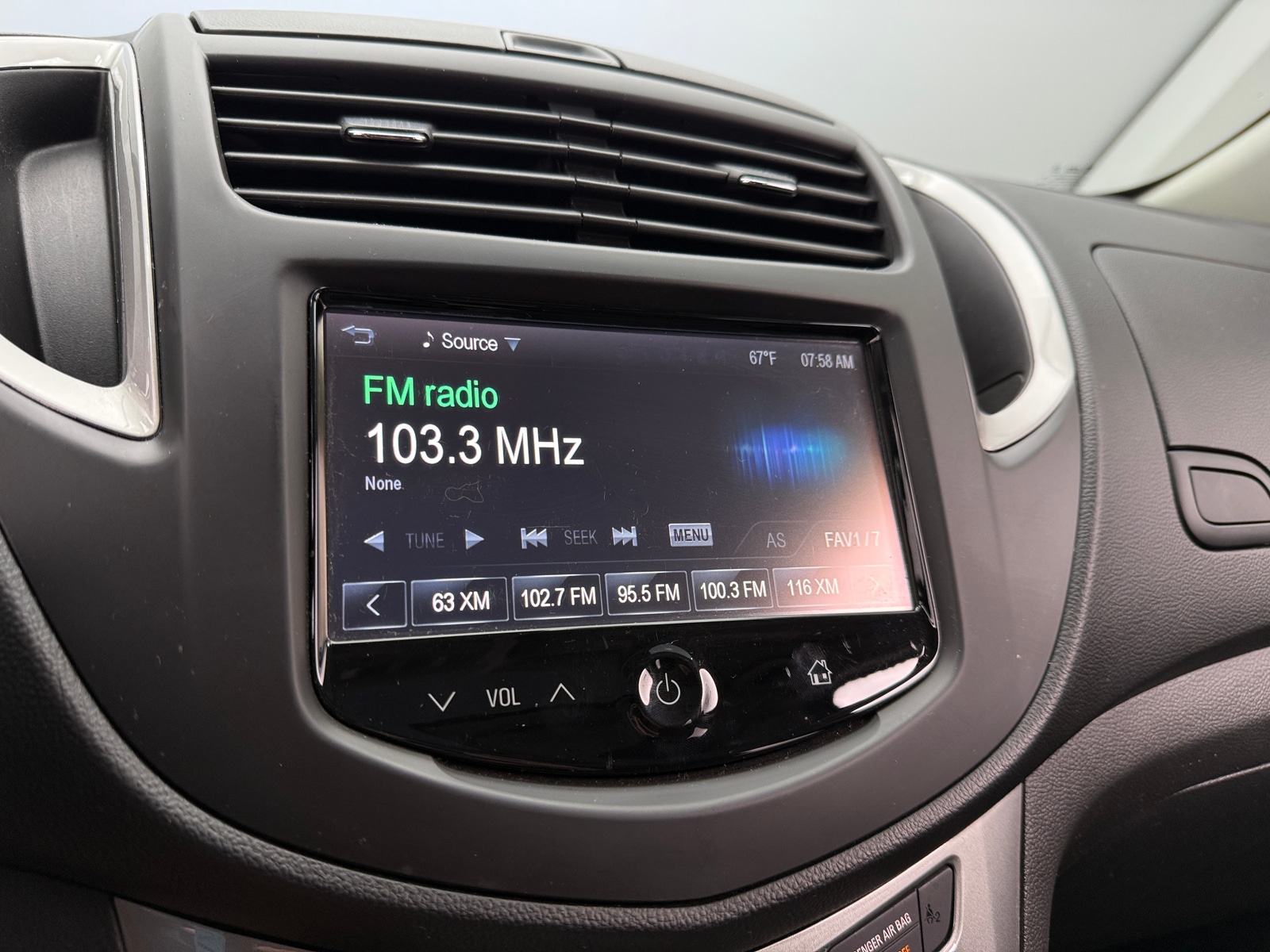 Thumbnail: 2016 Chevrolet Trax - 4