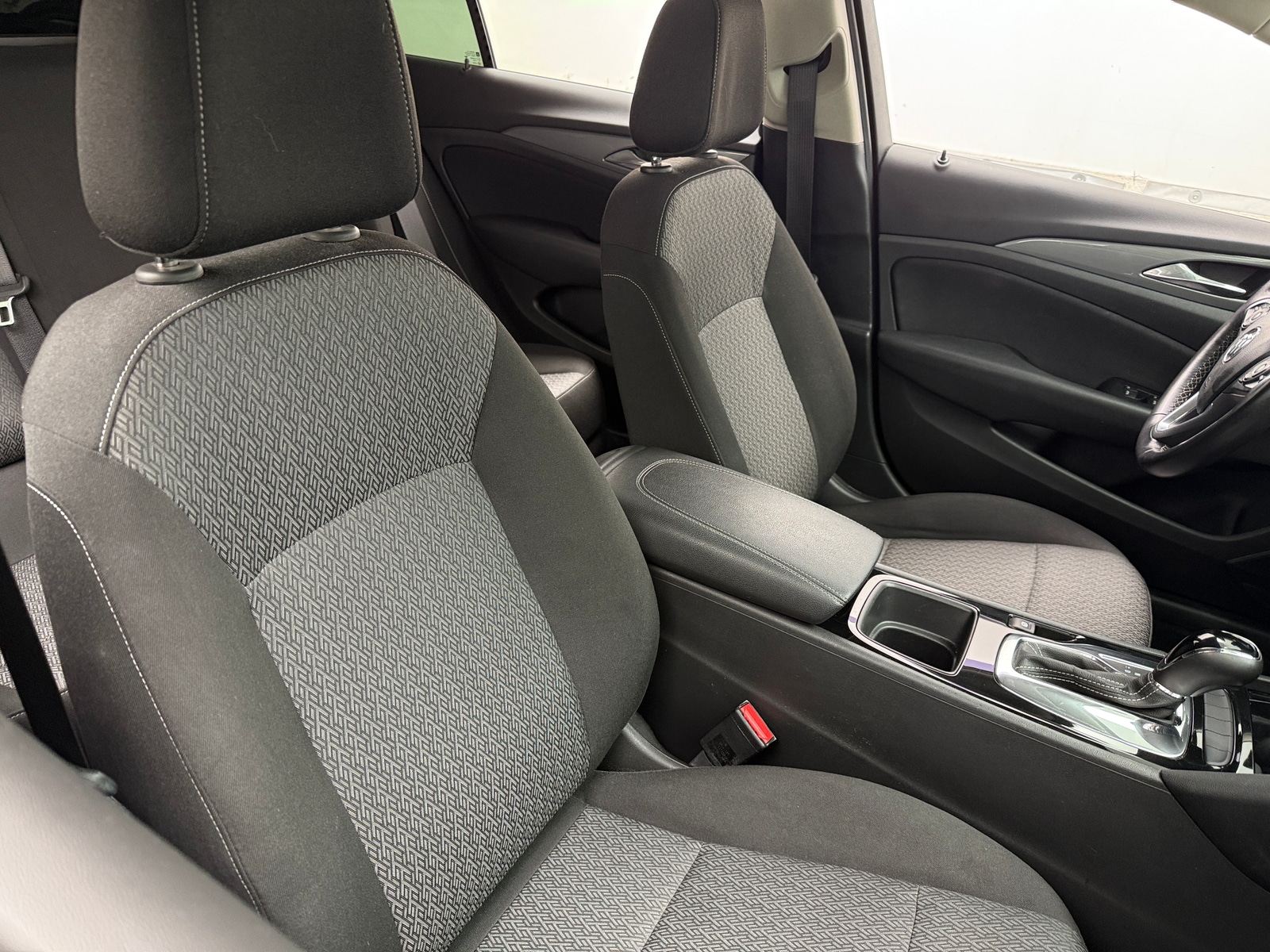 Thumbnail: 2019 Buick Regal - 2