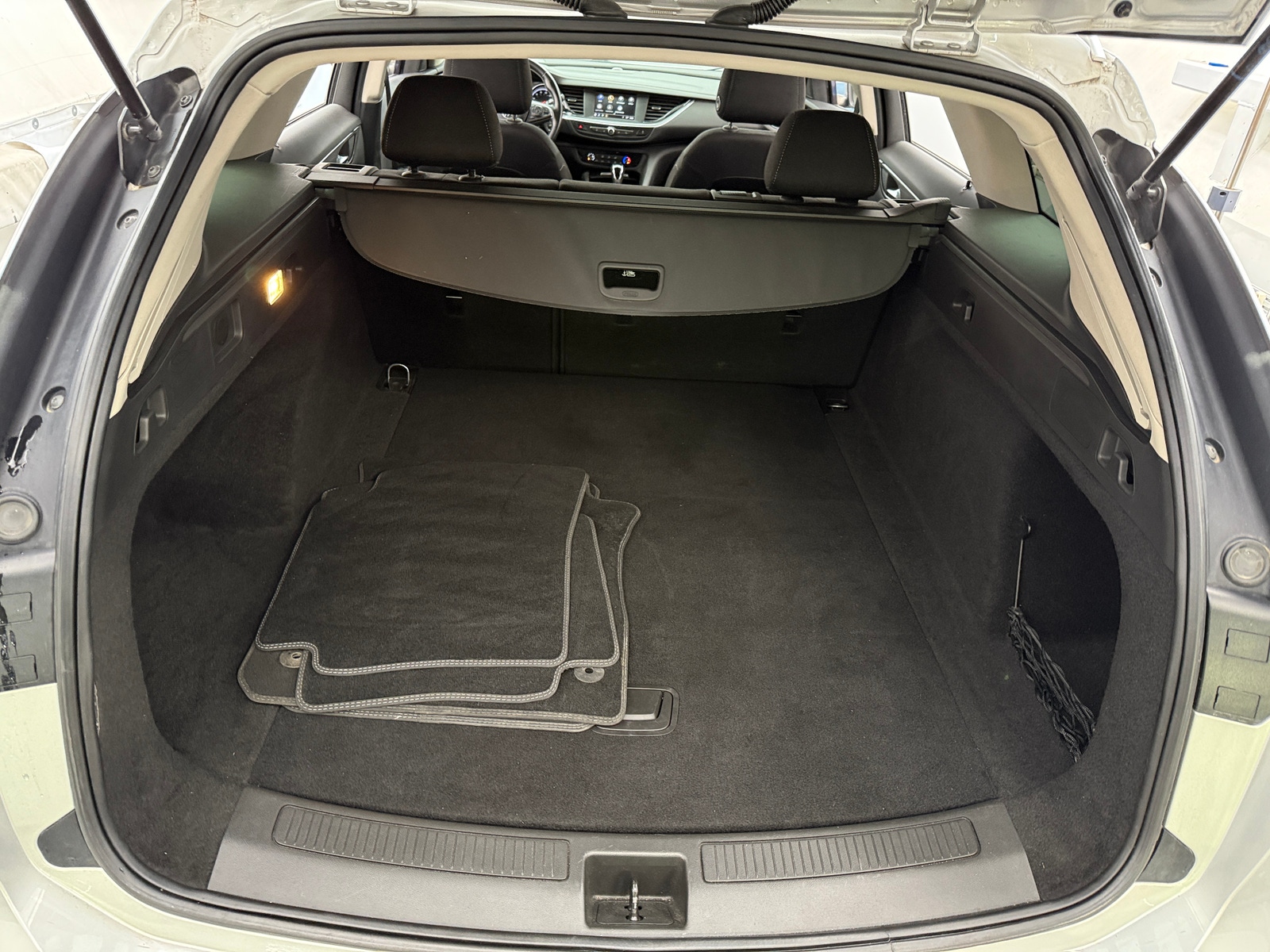 Thumbnail: 2019 Buick Regal - 7