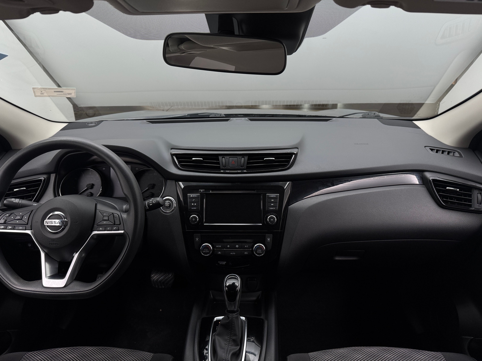 Thumbnail: 2020 Nissan Rogue Sport - 3