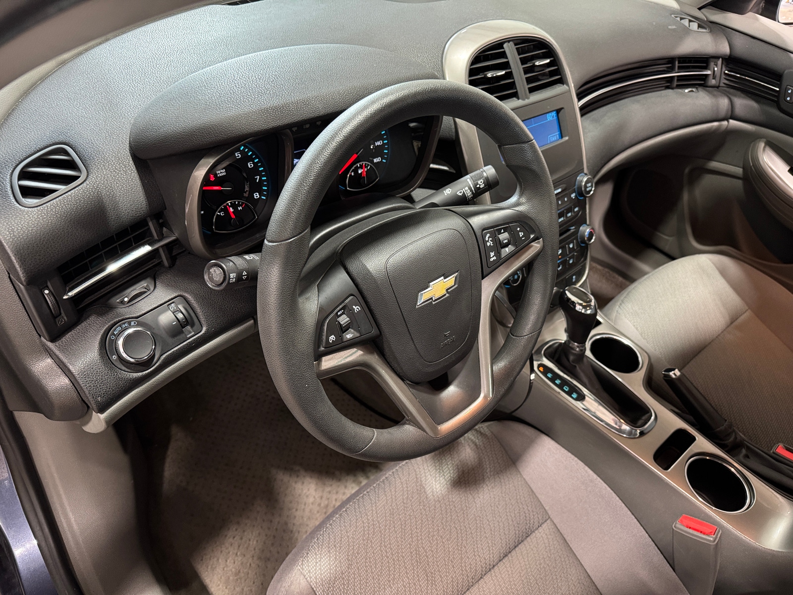Thumbnail: 2015 Chevrolet Malibu - 3