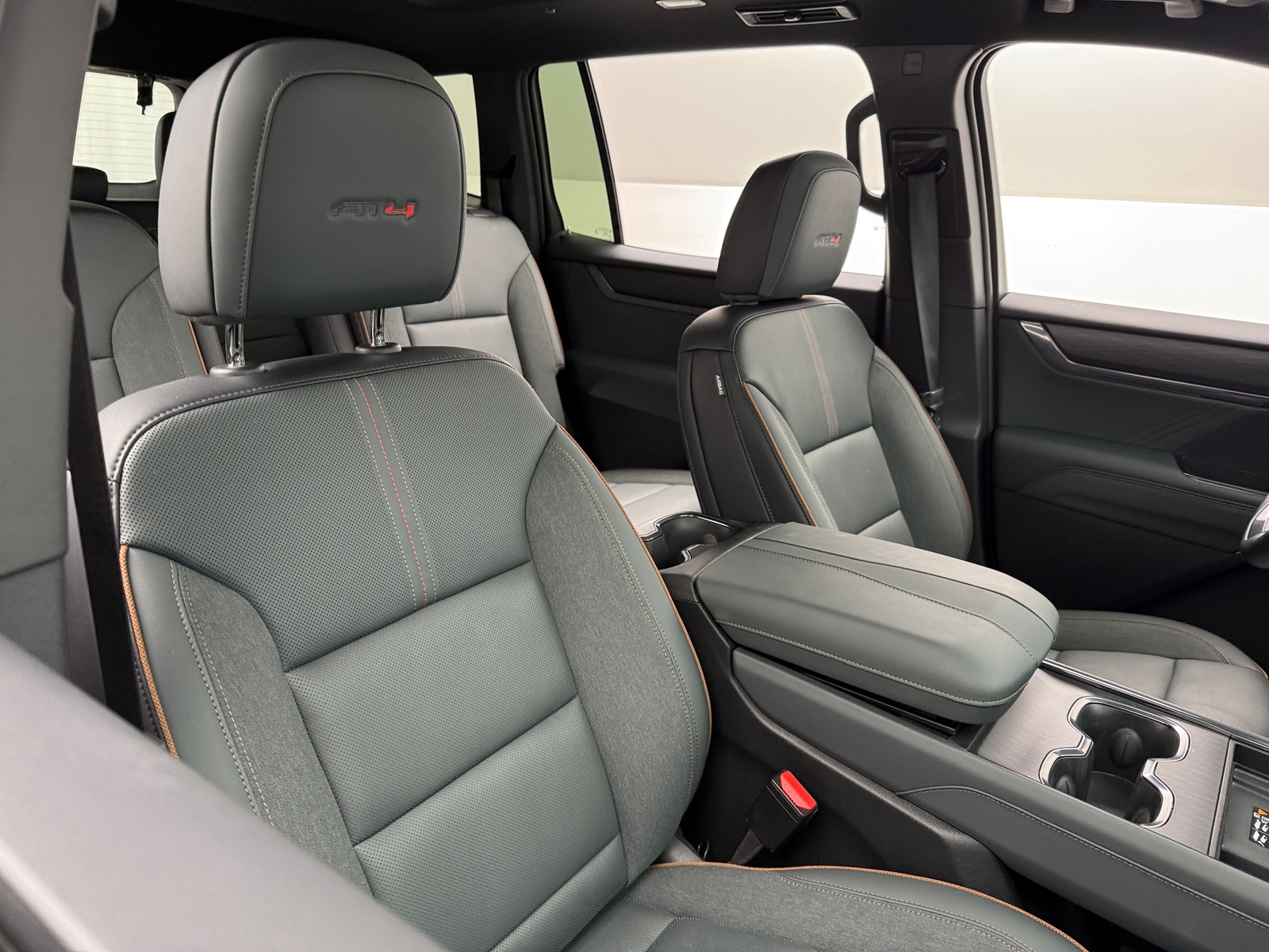 Thumbnail: 2024 GMC Acadia - 2