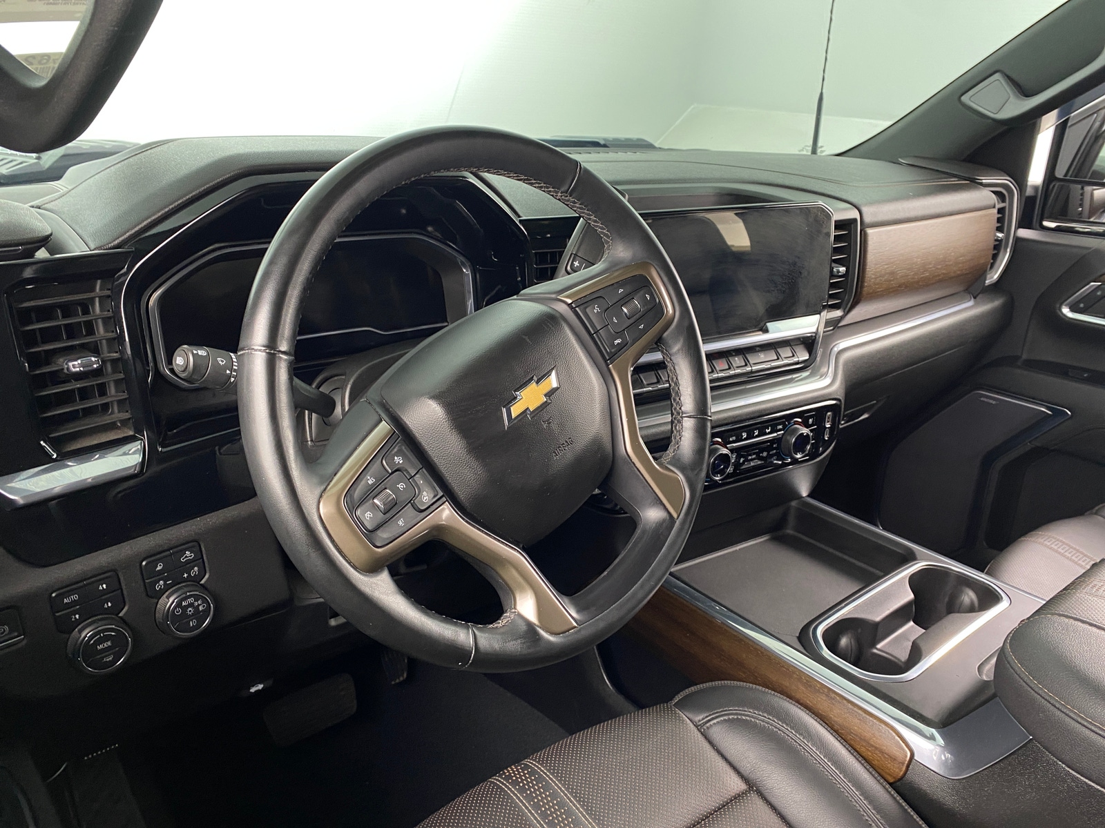 Thumbnail: 2024 Chevrolet Silverado 2500 - 2