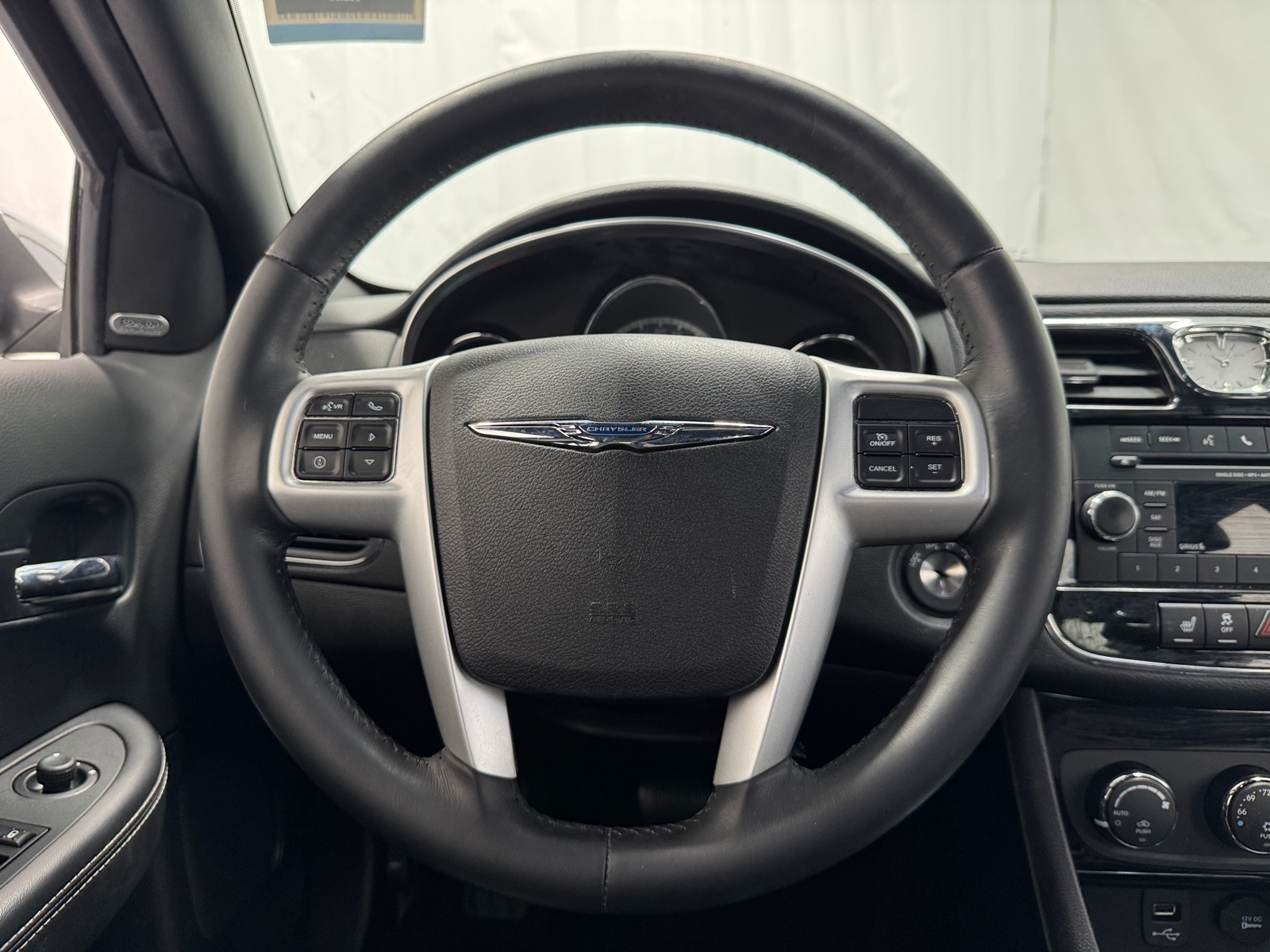 Thumbnail: 2013 Chrysler 200 - 4