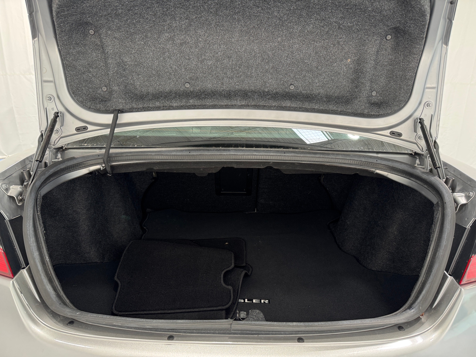 Thumbnail: 2013 Chrysler 200 - 6